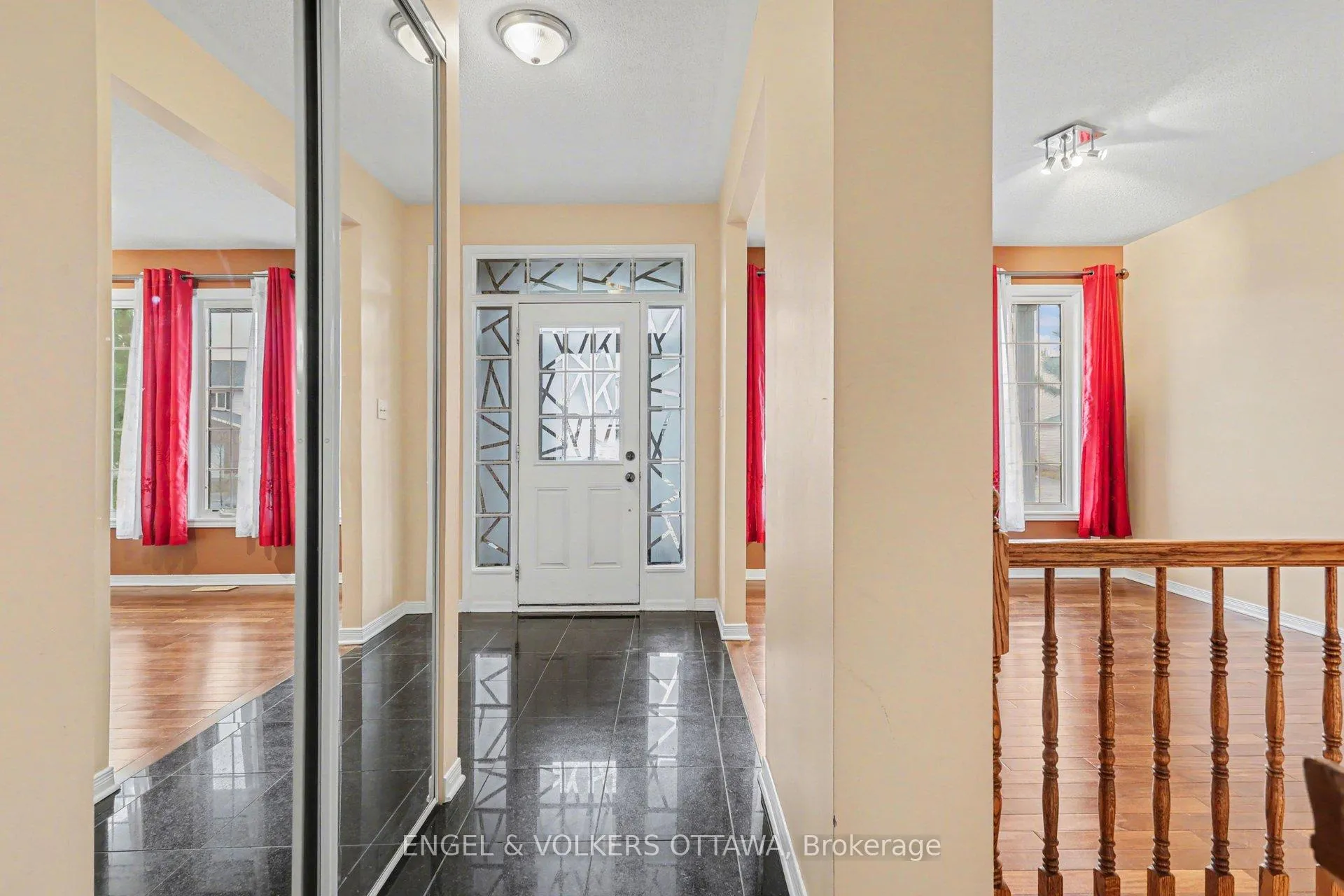 Photo 8 of 352 West Ridge Drive, Ottawa, Stittsville (South) — HOMEH
