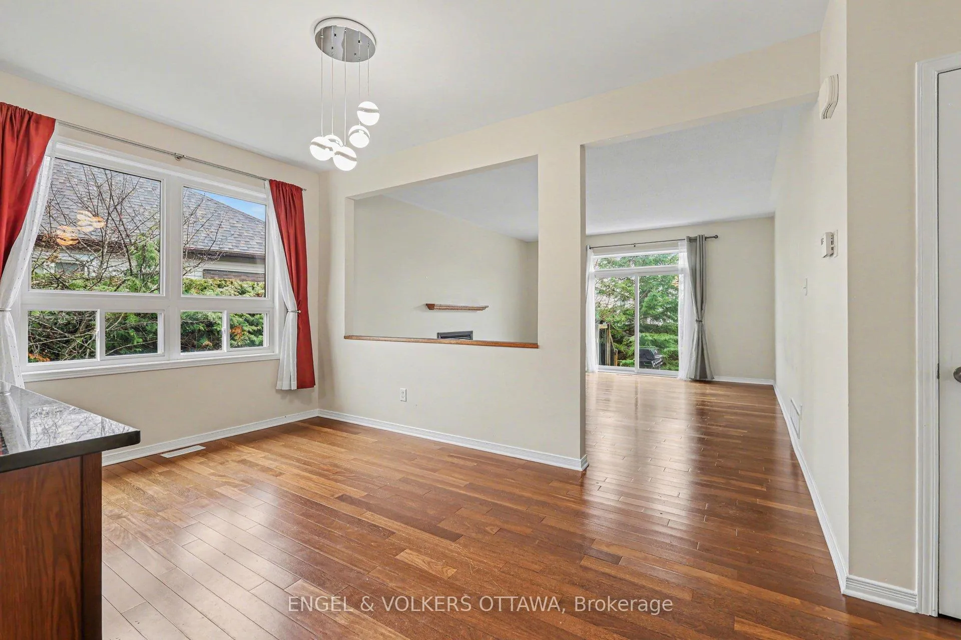 Photo 13 of 352 West Ridge Drive, Ottawa, Stittsville (South) — HOMEH