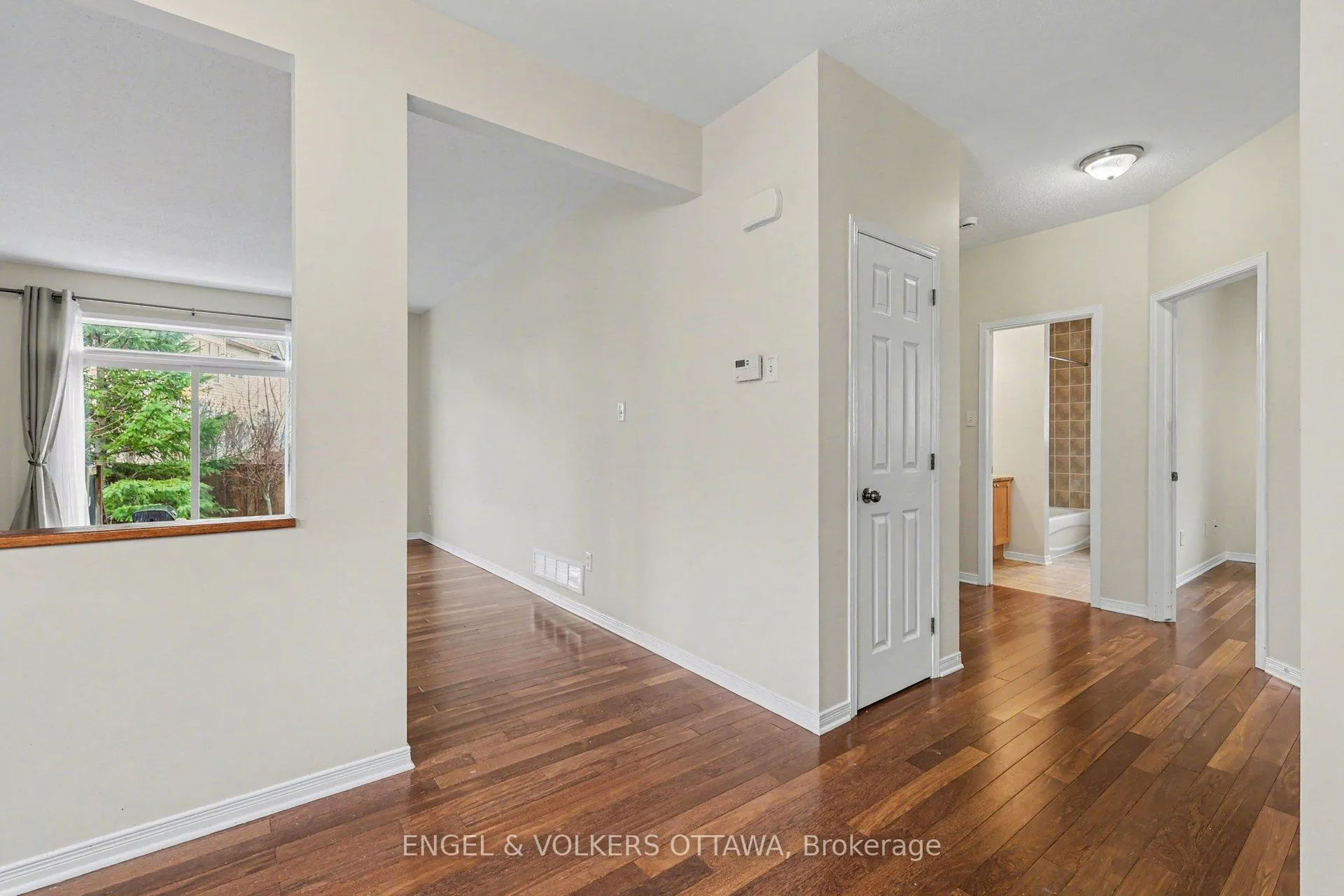 Photo 14 of 352 West Ridge Drive, Ottawa, Stittsville (South) — HOMEH