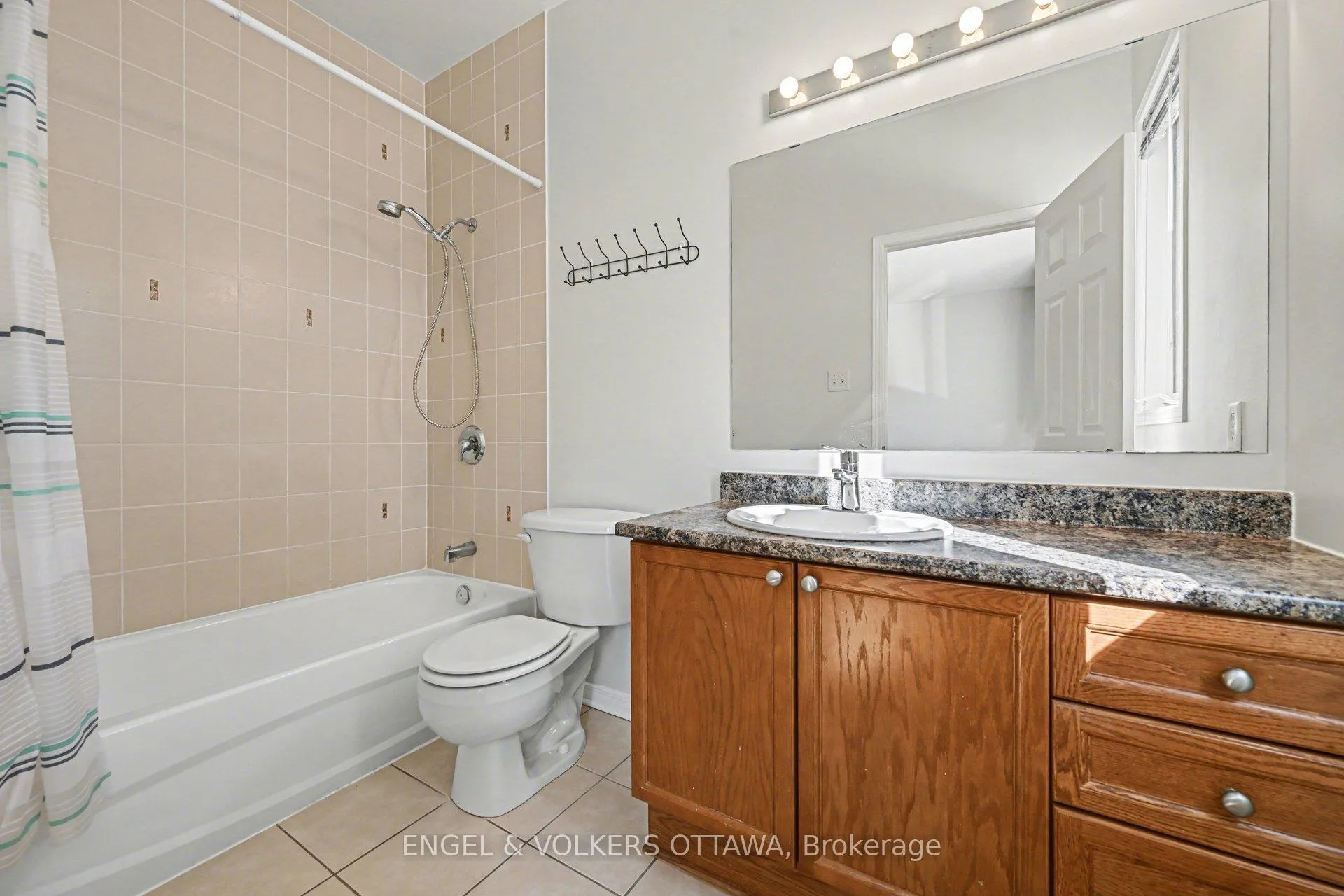 Photo 20 of 352 West Ridge Drive, Ottawa, Stittsville (South) — HOMEH