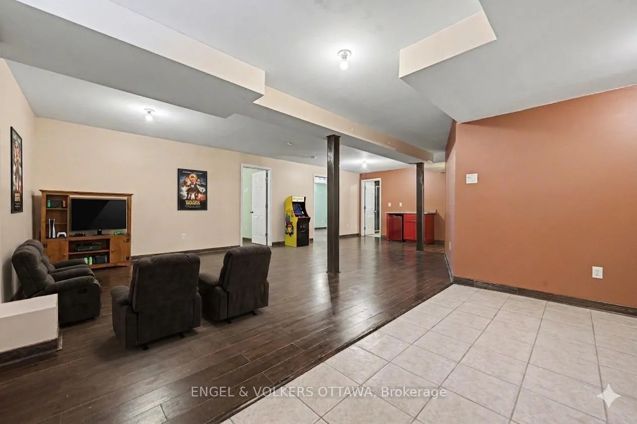Photo 24 of 352 West Ridge Drive, Ottawa, Stittsville (South) — HOMEH