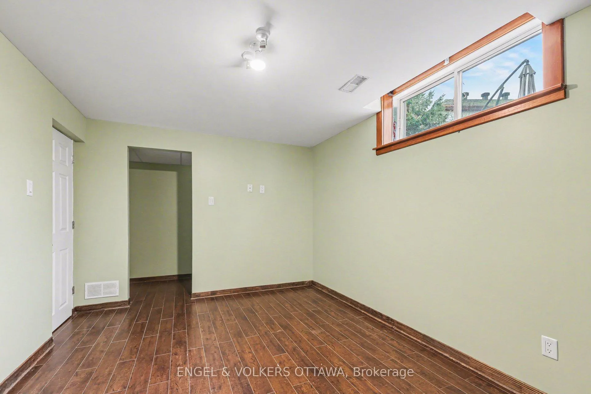 Photo 29 of 352 West Ridge Drive, Ottawa, Stittsville (South) — HOMEH