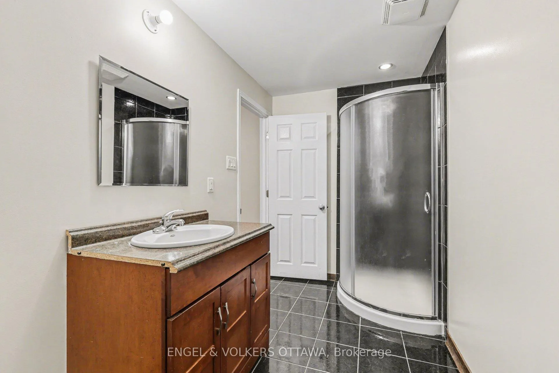 Photo 31 of 352 West Ridge Drive, Ottawa, Stittsville (South) — HOMEH