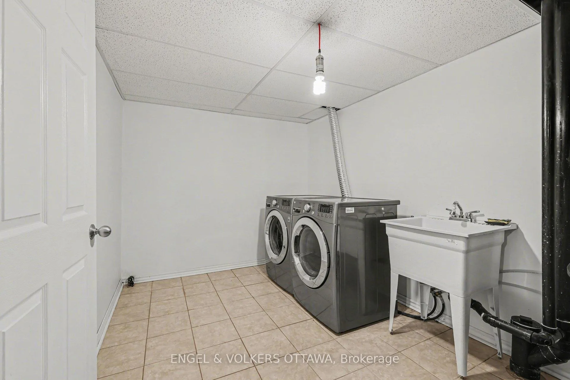 Photo 33 of 352 West Ridge Drive, Ottawa, Stittsville (South) — HOMEH