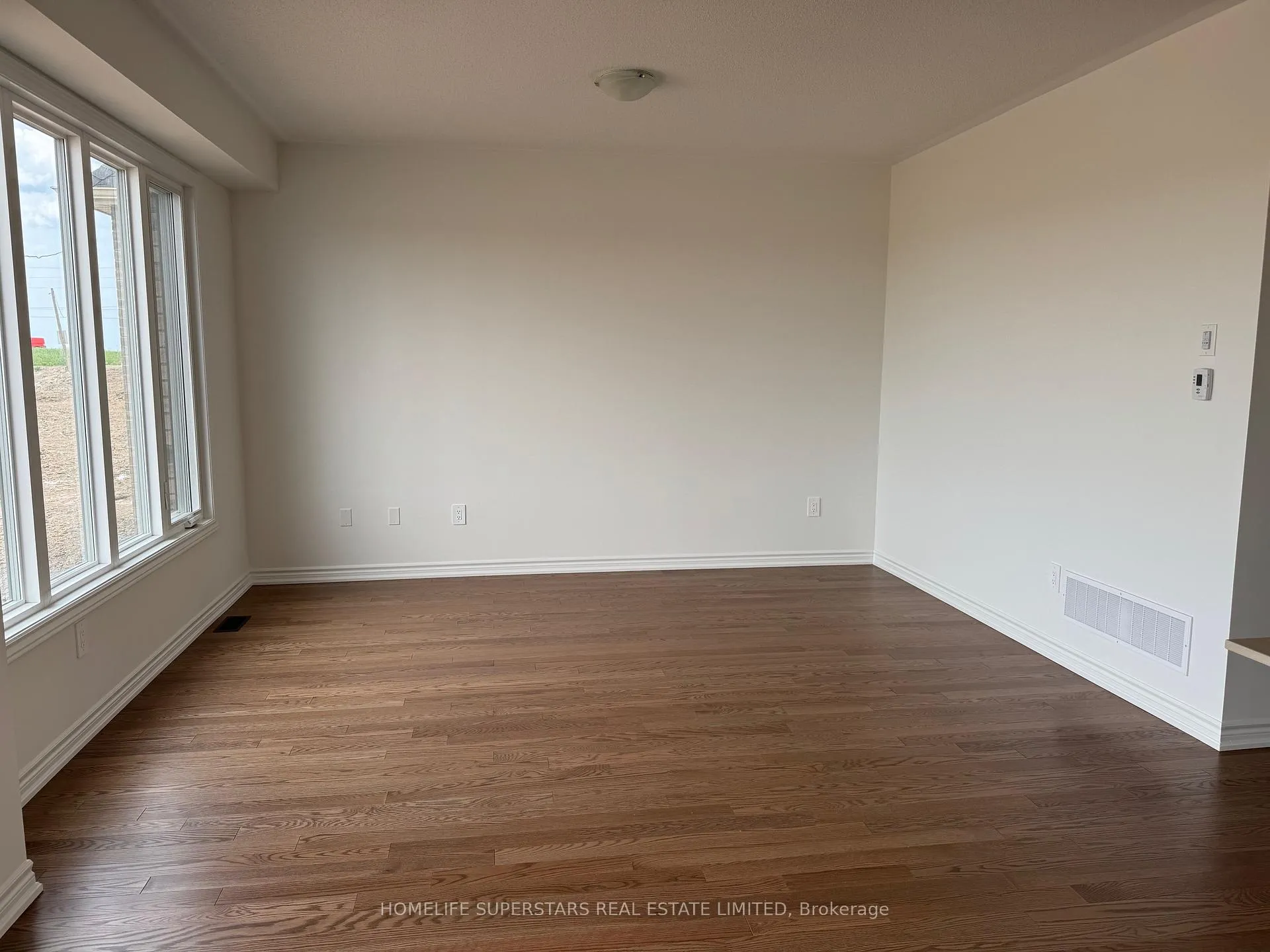 Photo 3 of 1583 Savoline Boulevard, Milton, Rural Milton — HOMEH