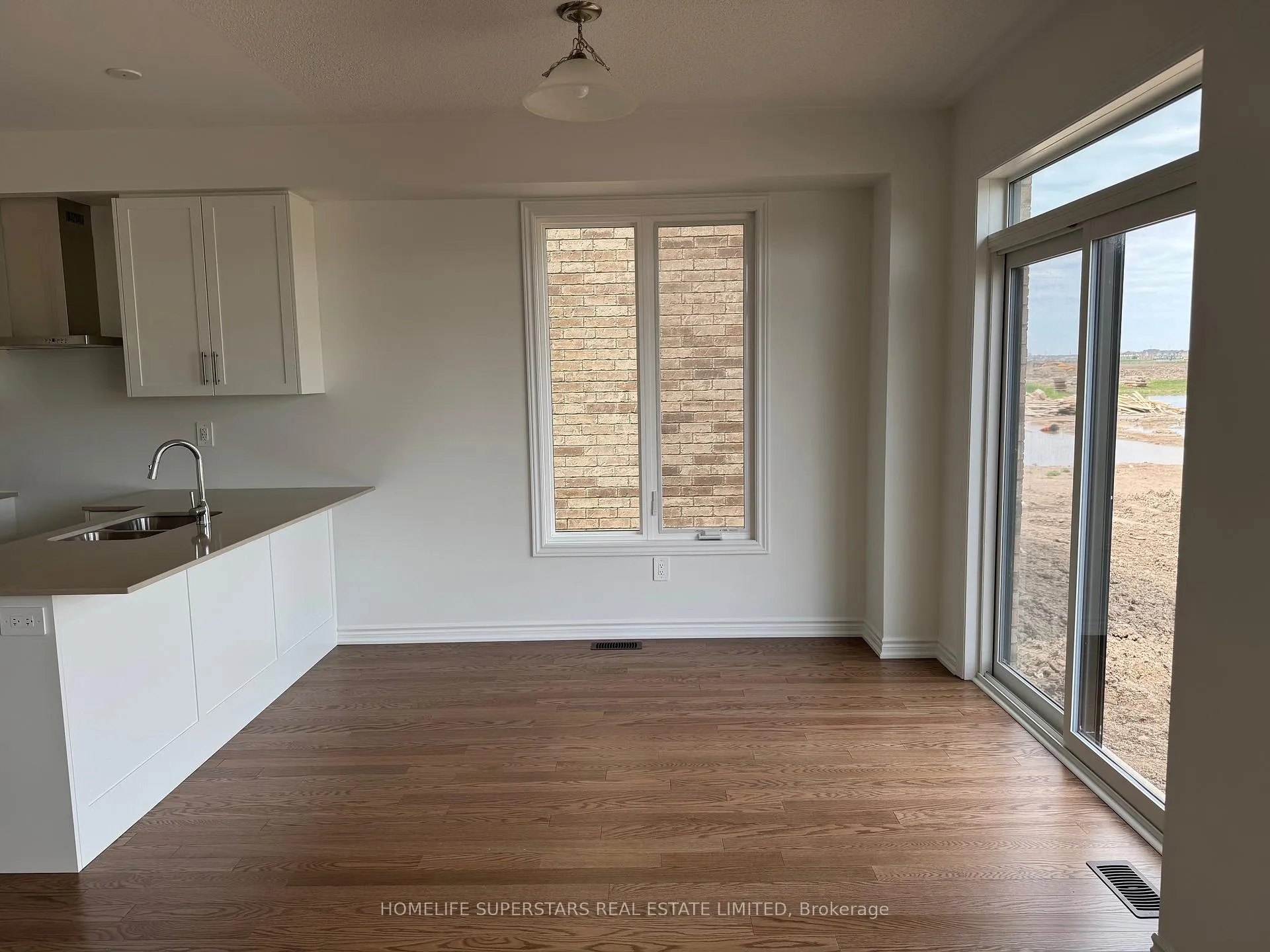 Photo 4 of 1583 Savoline Boulevard, Milton, Rural Milton — HOMEH