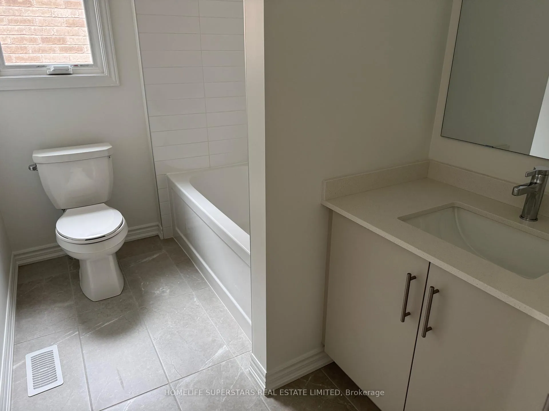 Photo 5 of 1583 Savoline Boulevard, Milton, Rural Milton — HOMEH