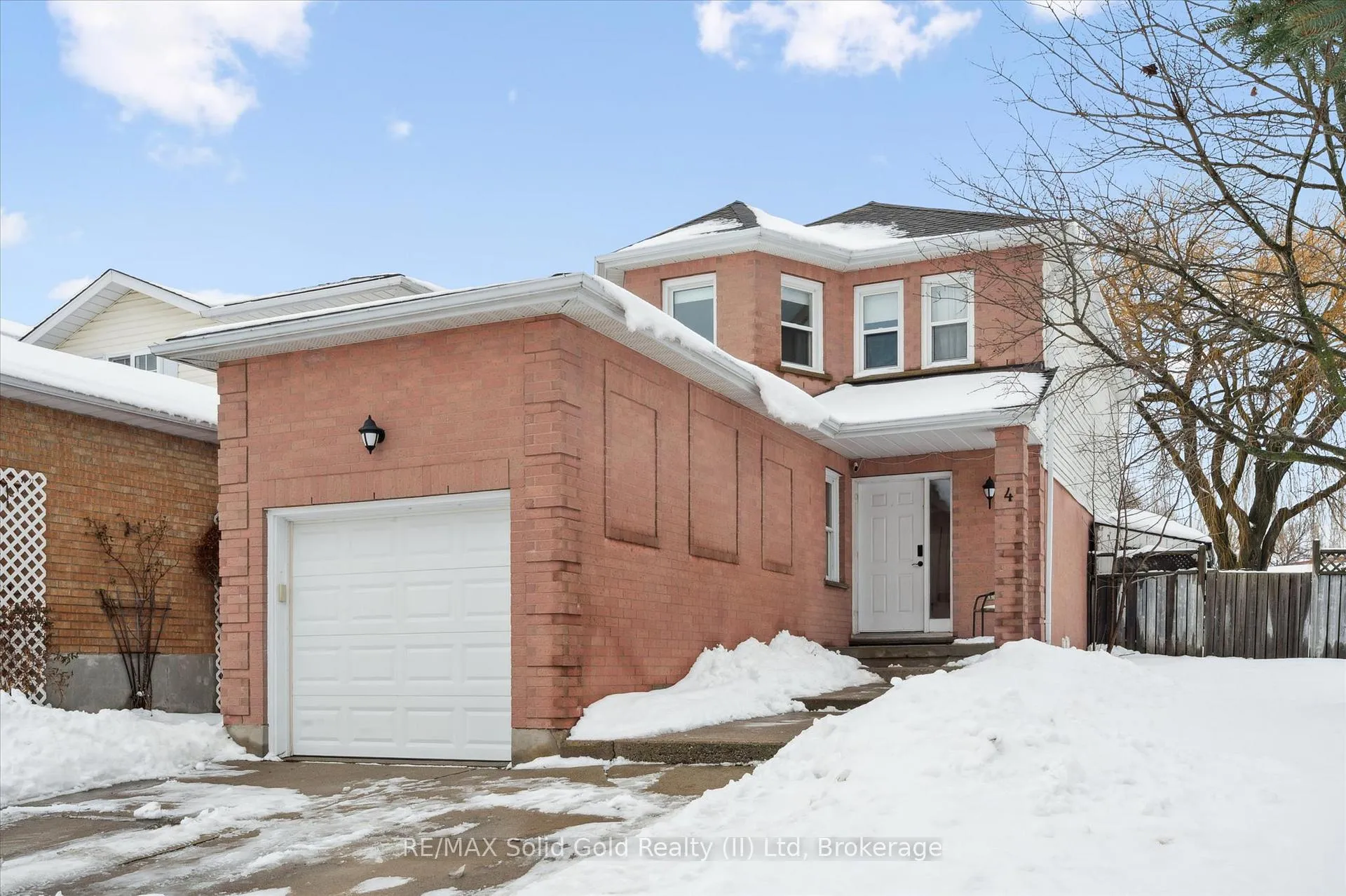 Photo 2 of 4 Northmanor Crescent, Waterloo — HOMEH