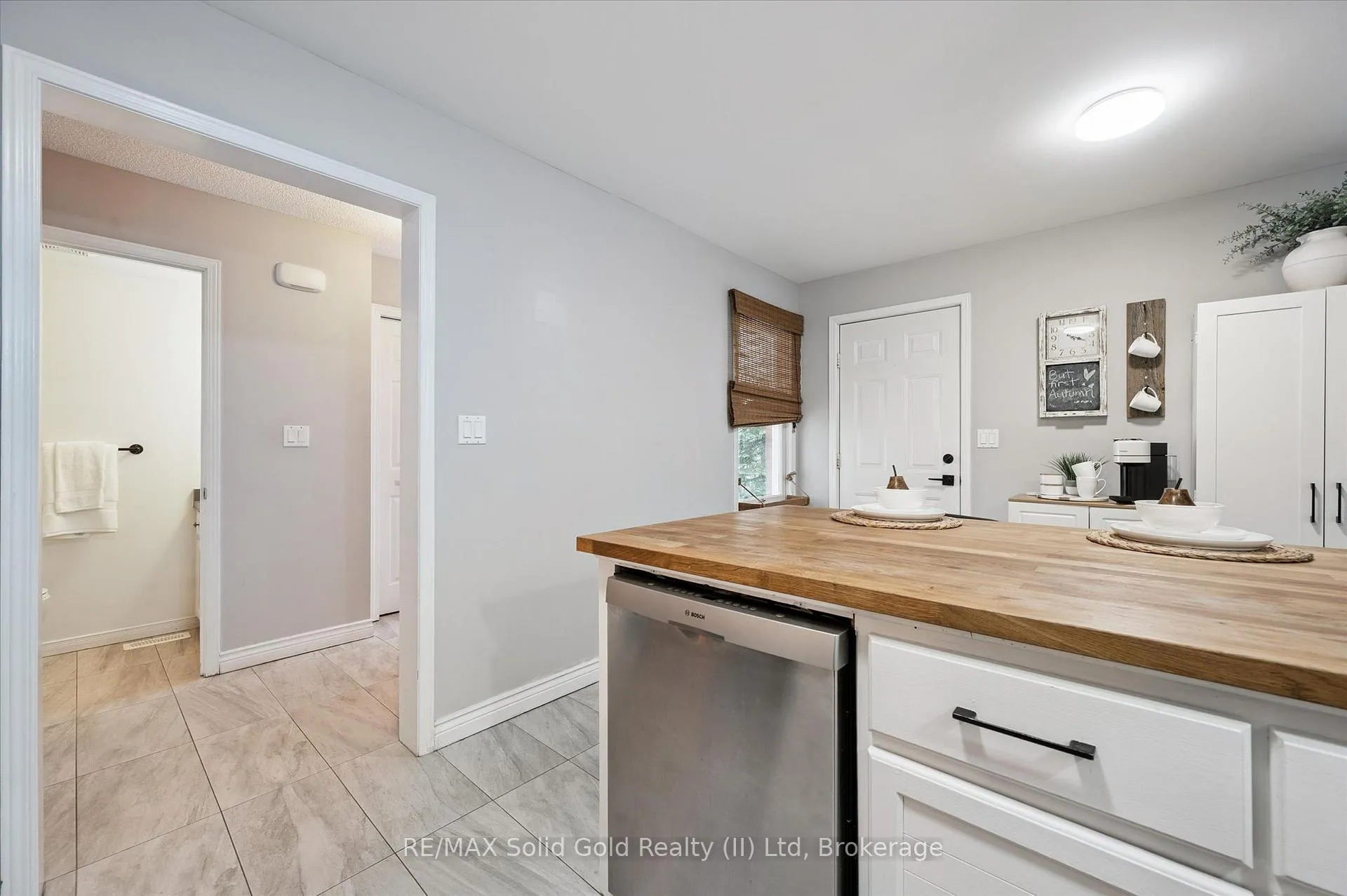 Photo 15 of 4 Northmanor Crescent, Waterloo — HOMEH