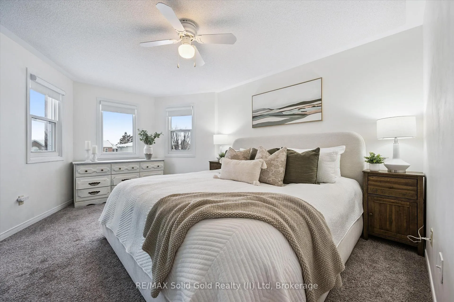Photo 23 of 4 Northmanor Crescent, Waterloo — HOMEH
