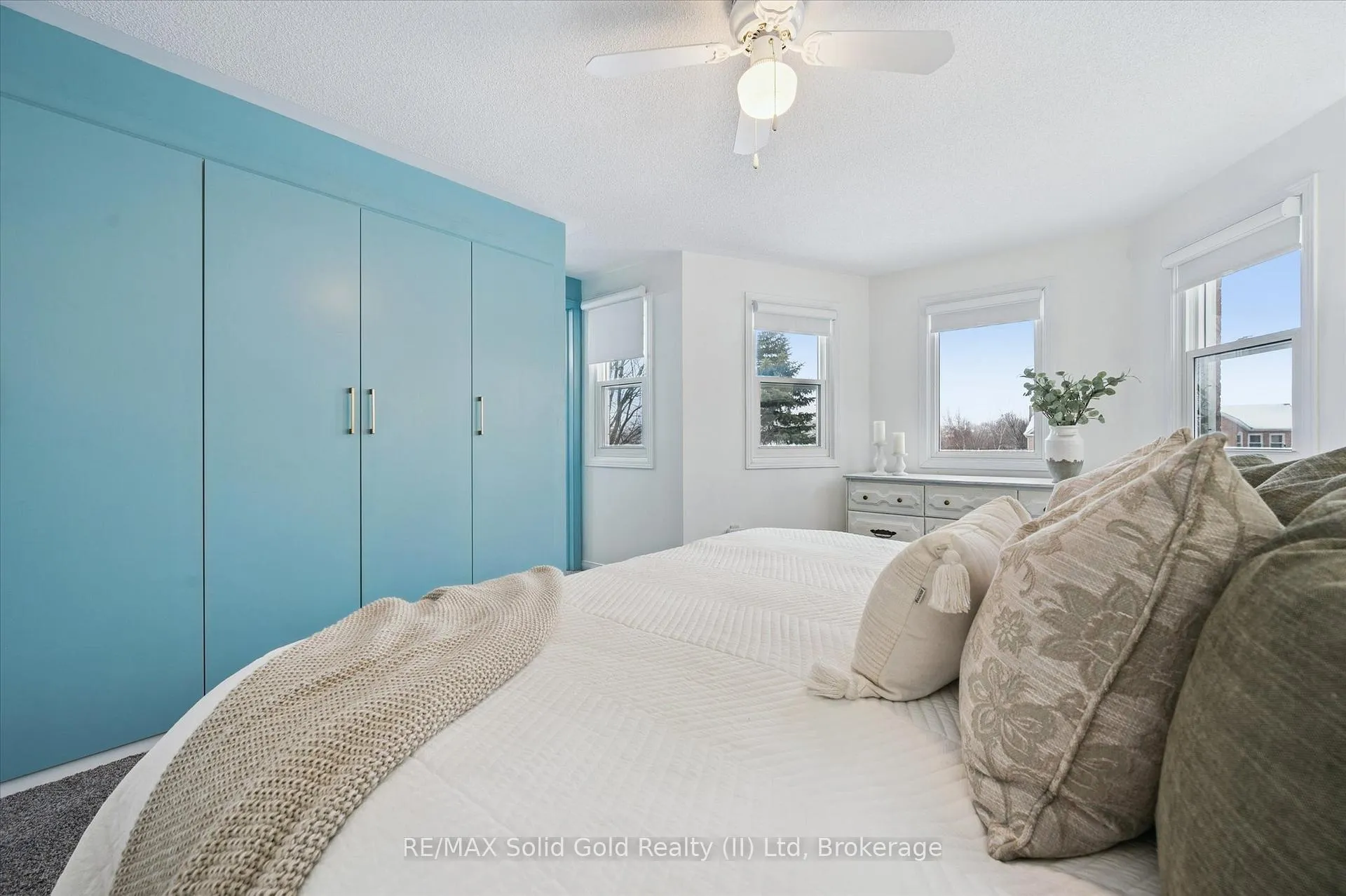Photo 24 of 4 Northmanor Crescent, Waterloo — HOMEH