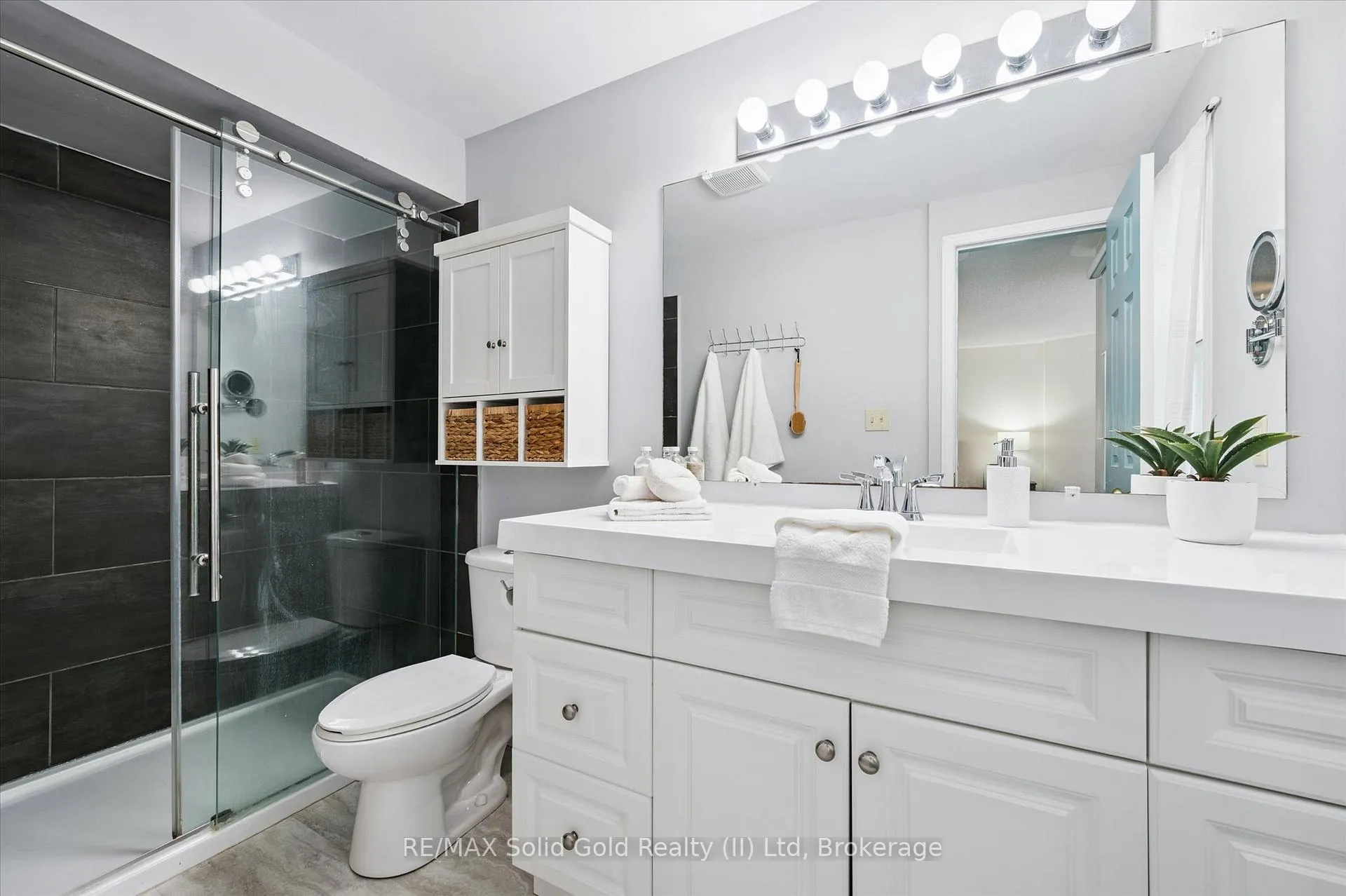 Photo 25 of 4 Northmanor Crescent, Waterloo — HOMEH