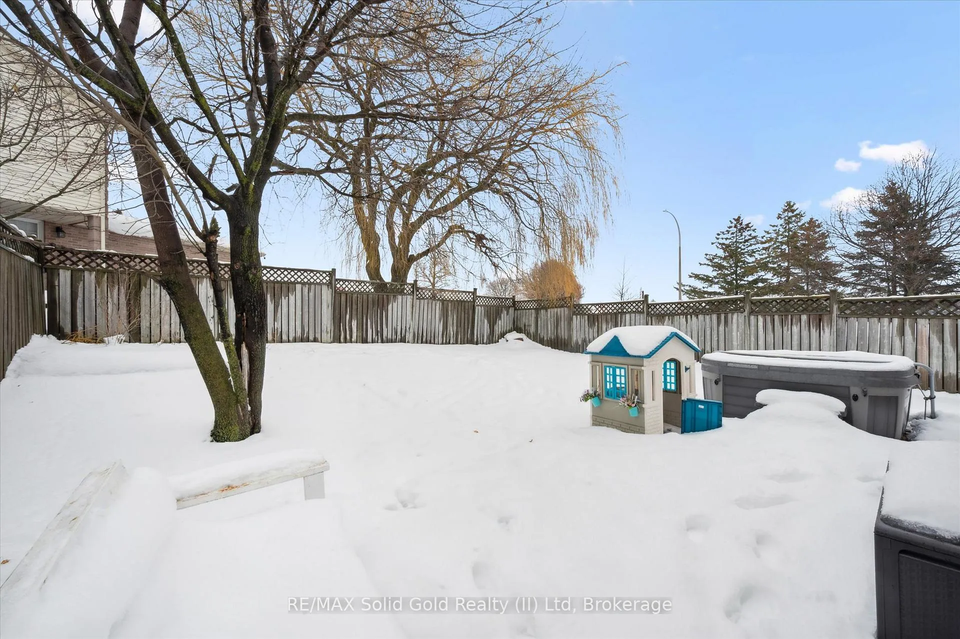 Photo 32 of 4 Northmanor Crescent, Waterloo — HOMEH