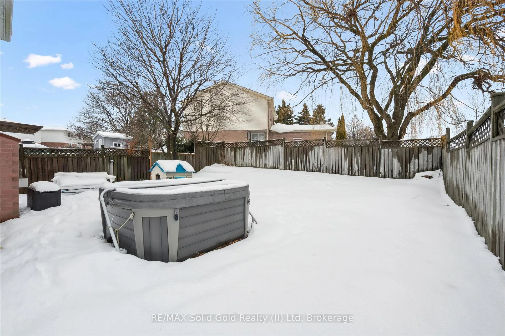 Photo 33 of 4 Northmanor Crescent, Waterloo — HOMEH
