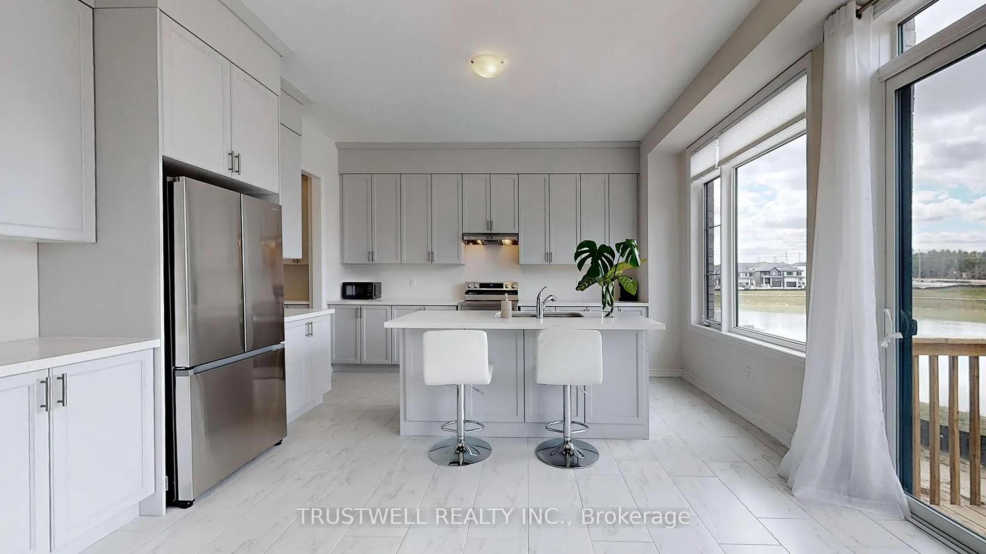 Photo 6 of 178 Rosanne Circle, Wasaga Beach — HOMEH