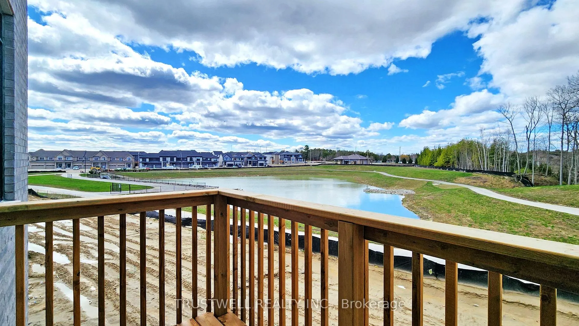 Photo 33 of 178 Rosanne Circle, Wasaga Beach — HOMEH