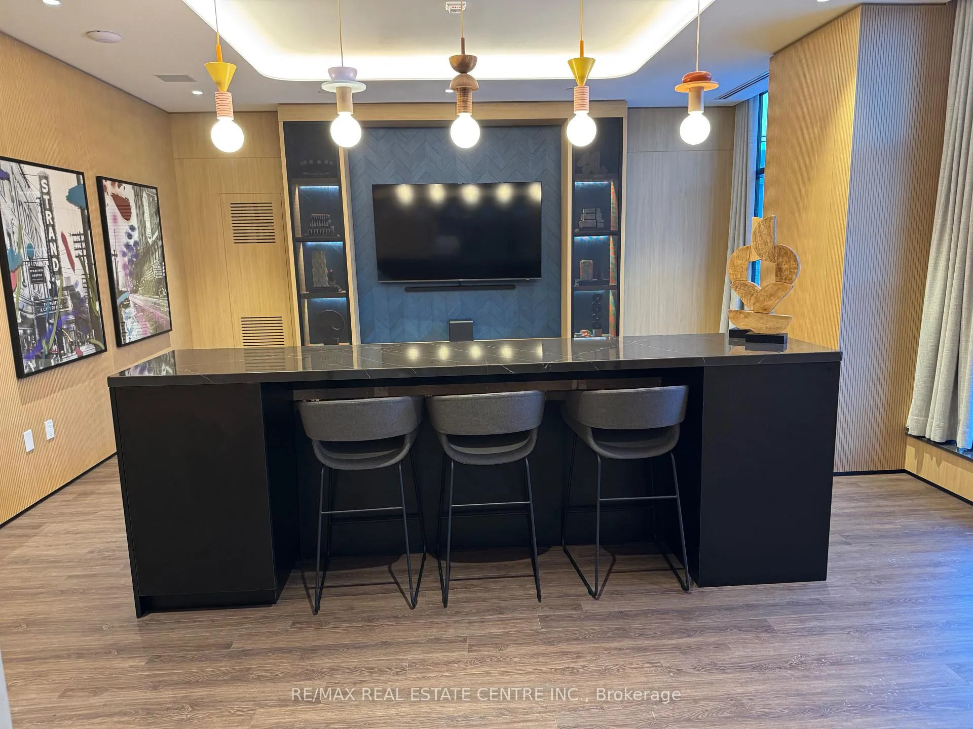 Photo 3 of Unit 707, 750 Whitlock Avenue, Milton, Cobban — HOMEH