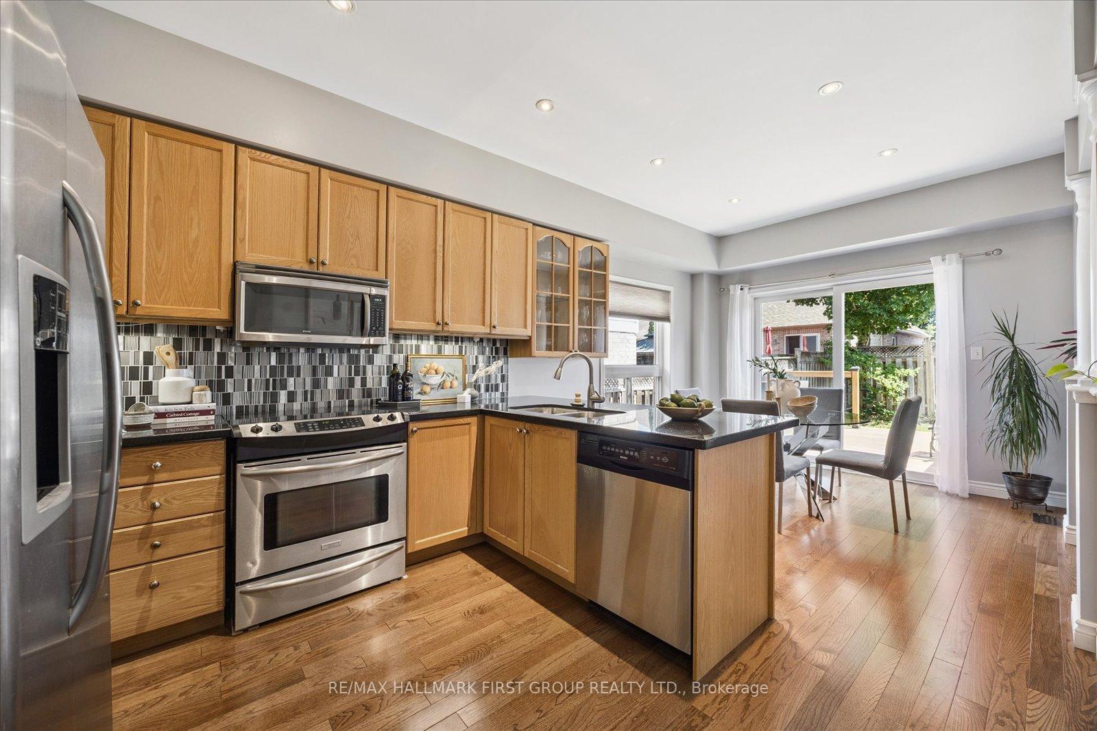 Photo 7 of 41 Marchwood Crescent, Clarington, Bowmanville — HOMEH