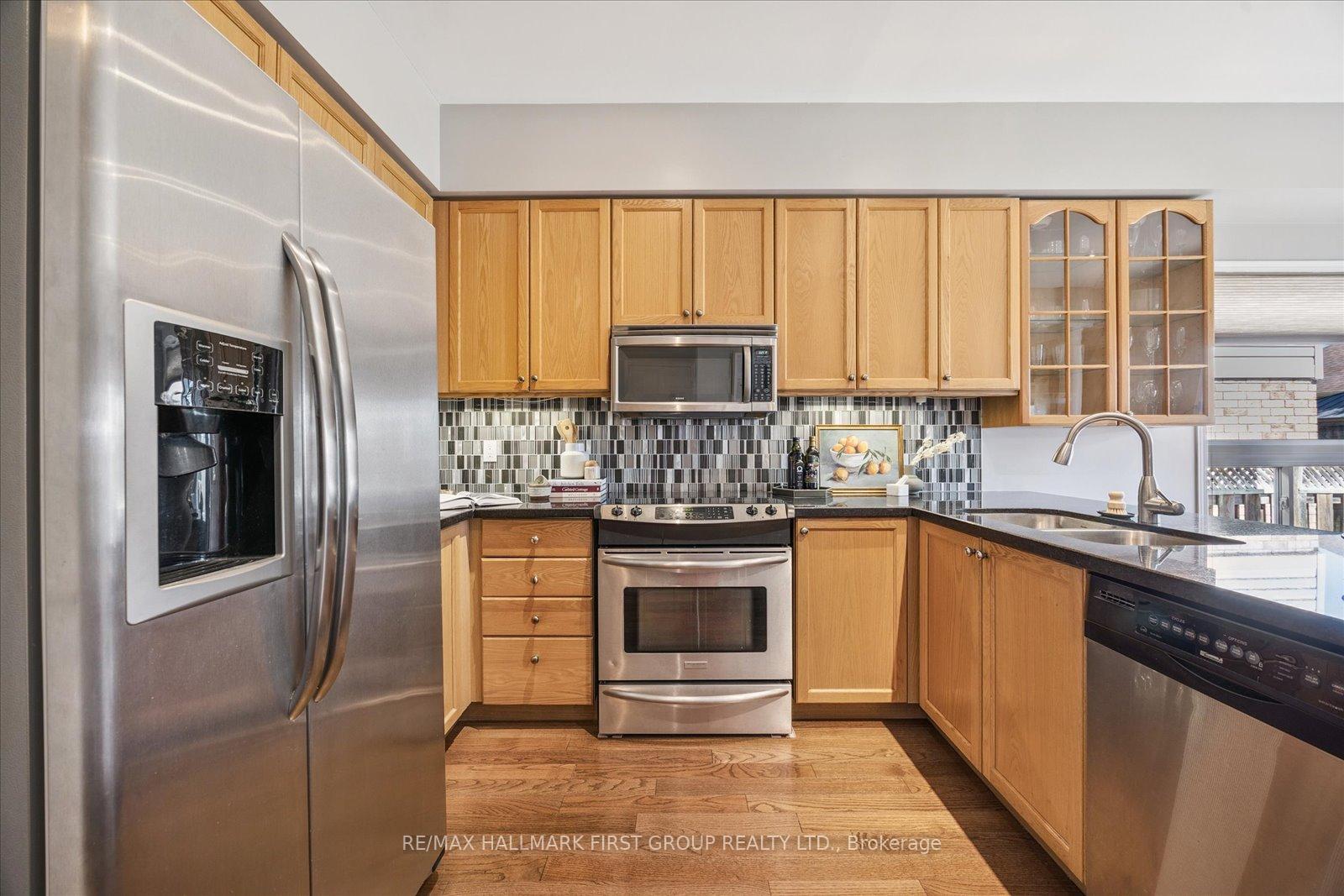 Photo 8 of 41 Marchwood Crescent, Clarington, Bowmanville — HOMEH