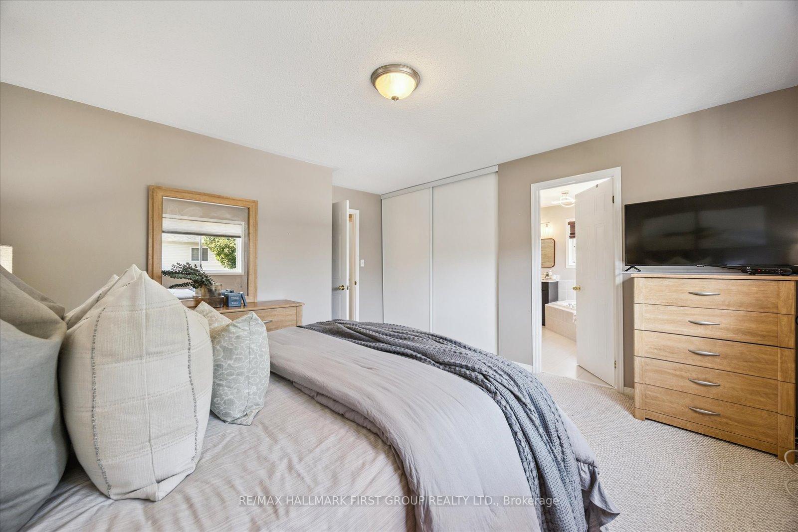 Photo 16 of 41 Marchwood Crescent, Clarington, Bowmanville — HOMEH