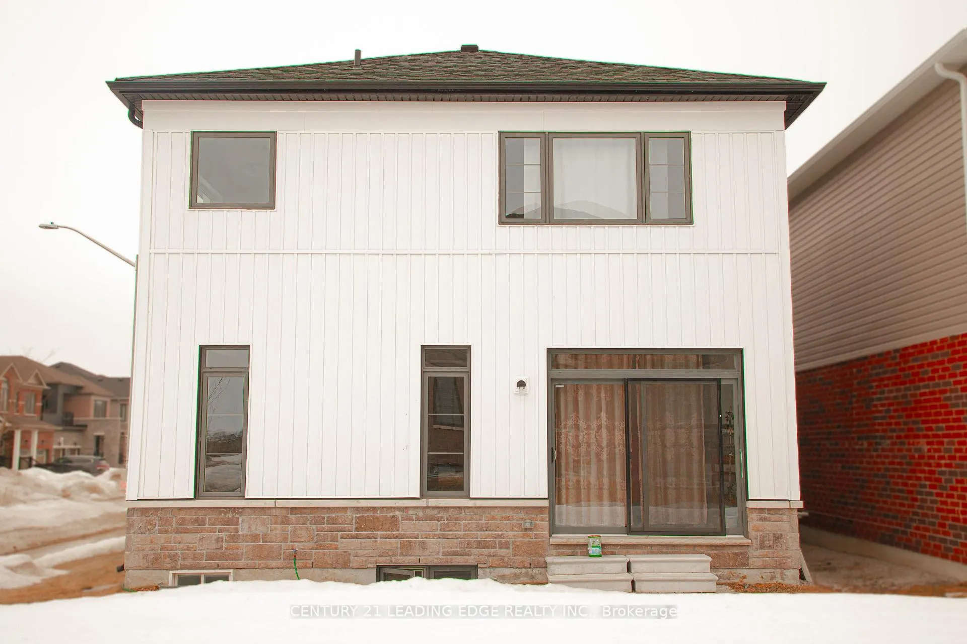 Photo 5 of 2 Ludlow Drive E, Barrie, Rural Barrie Southeast — HOMEH