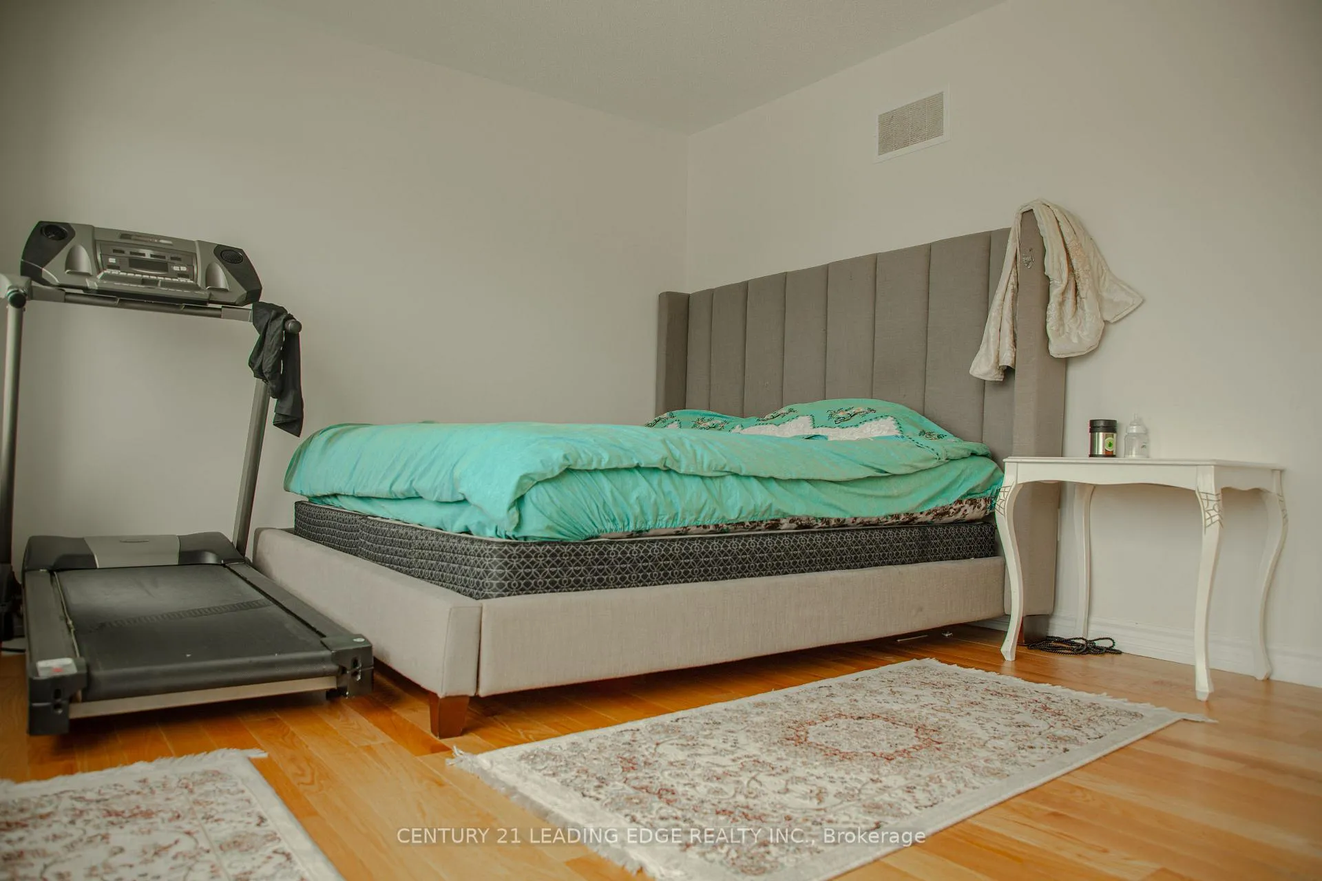 Photo 12 of 2 Ludlow Drive E, Barrie, Rural Barrie Southeast — HOMEH