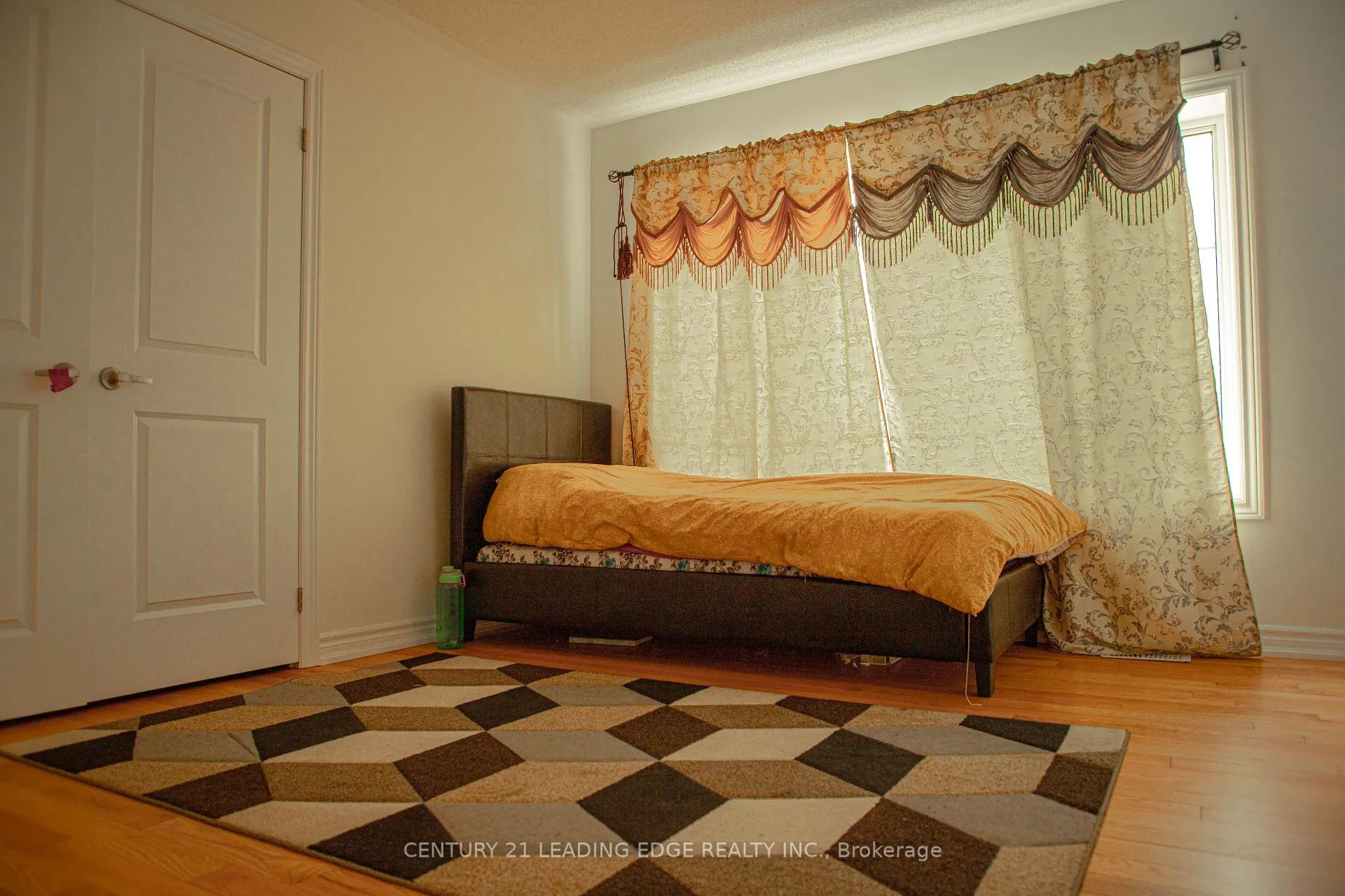 Photo 14 of 2 Ludlow Drive E, Barrie, Rural Barrie Southeast — HOMEH