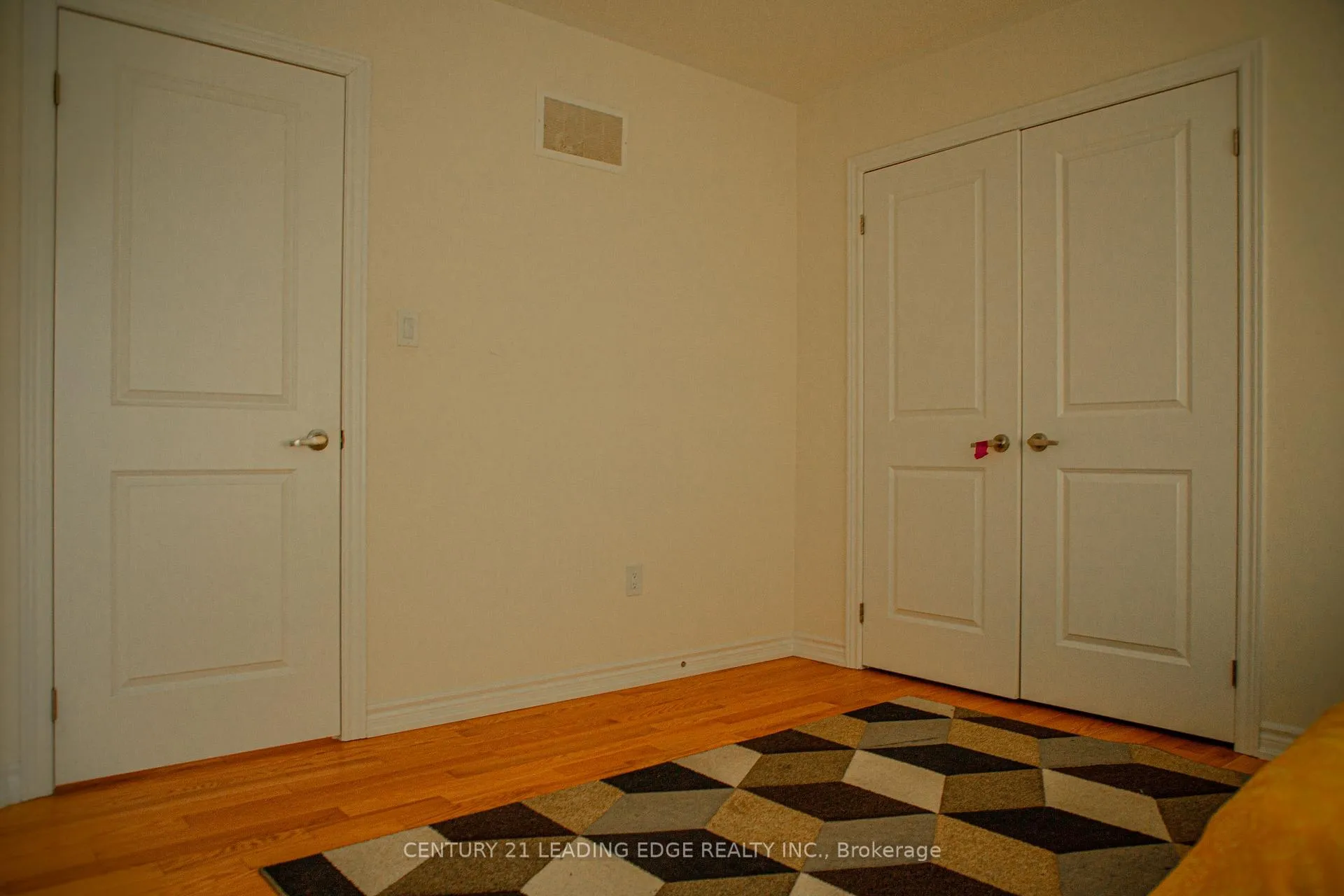 Photo 15 of 2 Ludlow Drive E, Barrie, Rural Barrie Southeast — HOMEH