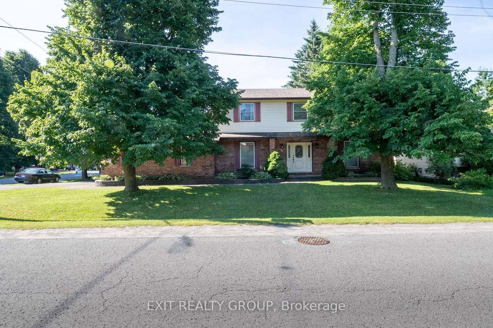 Front of 6 Iroquois Avenue