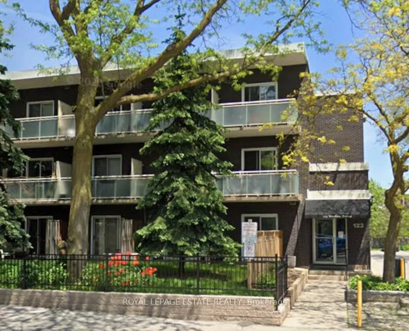 Front of Unit 304, 123 Woodbine Avenue