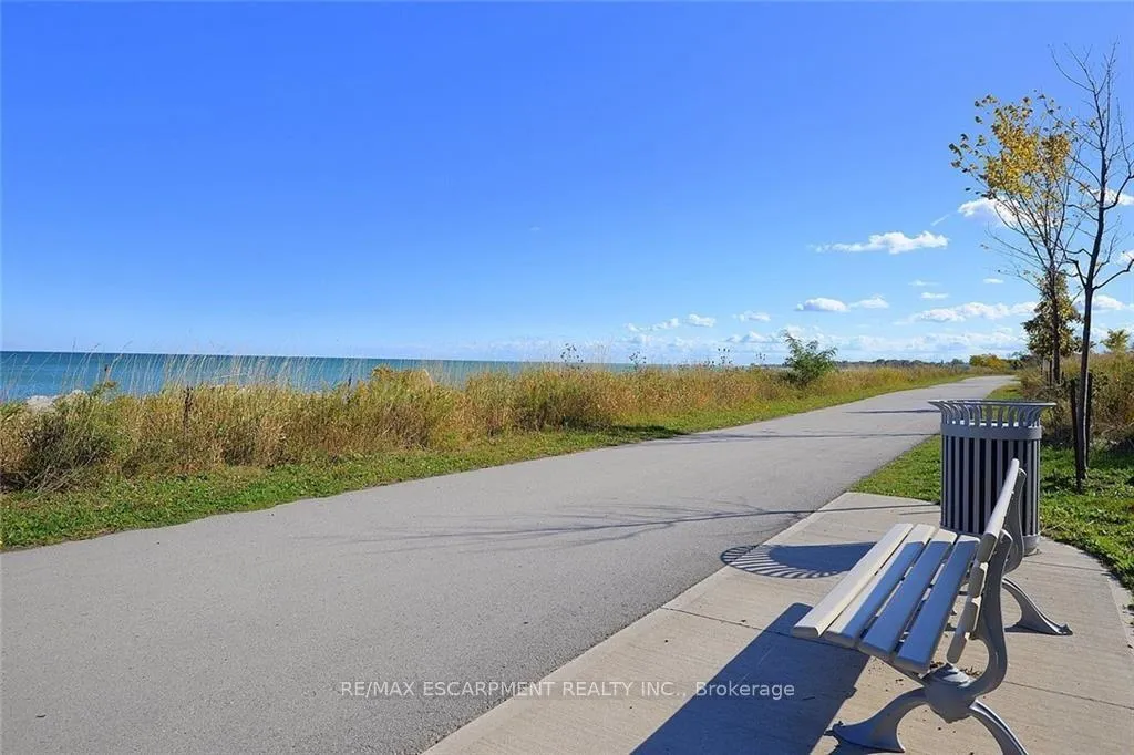 Photo 4 of Unit 628, 101 Shoreview Place, Hamilton, Lakeshore — HOMEH