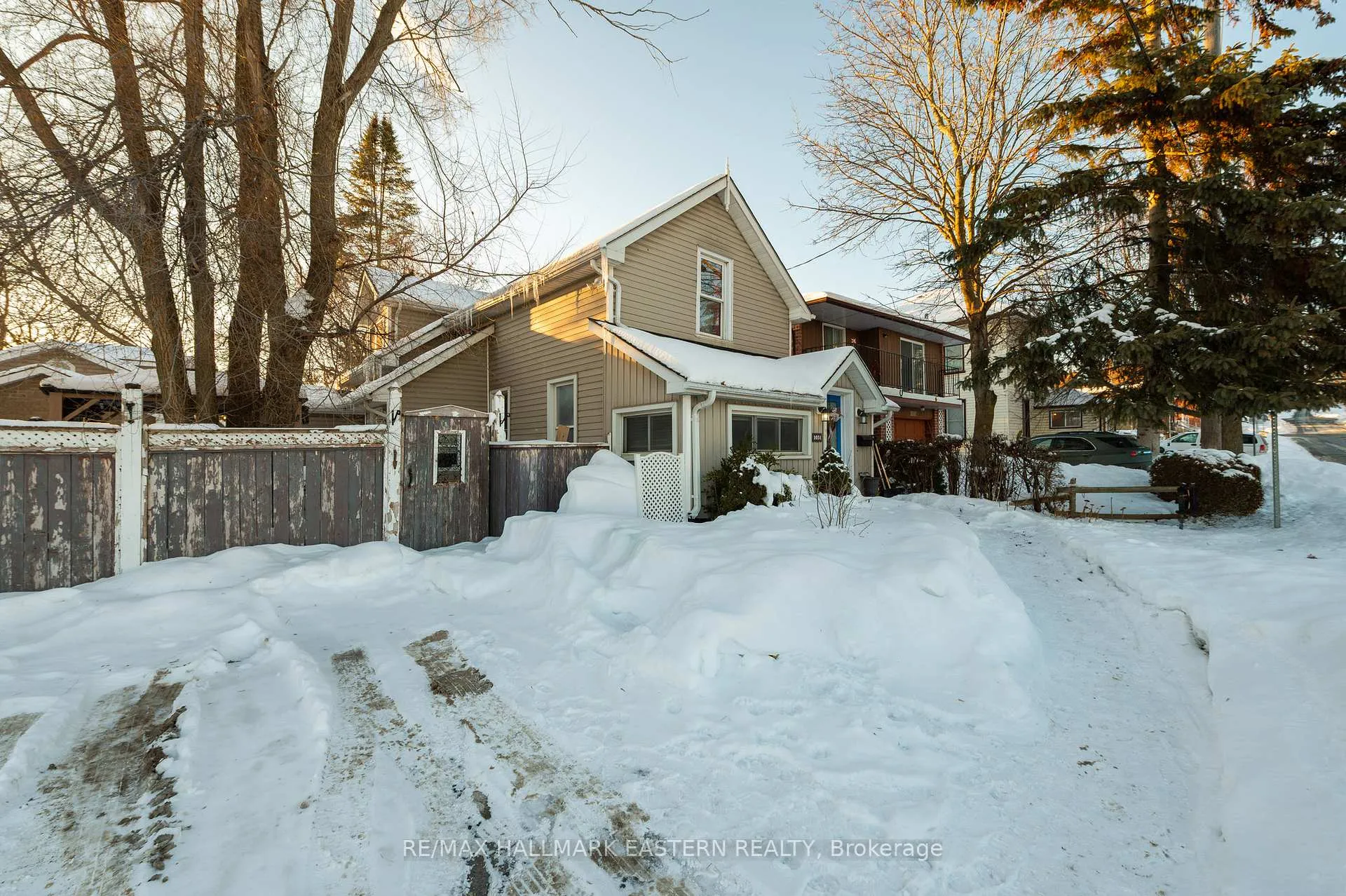 Photo 2 of 1031 High Street, Peterborough, Otonabee Ward 1 — HOMEH