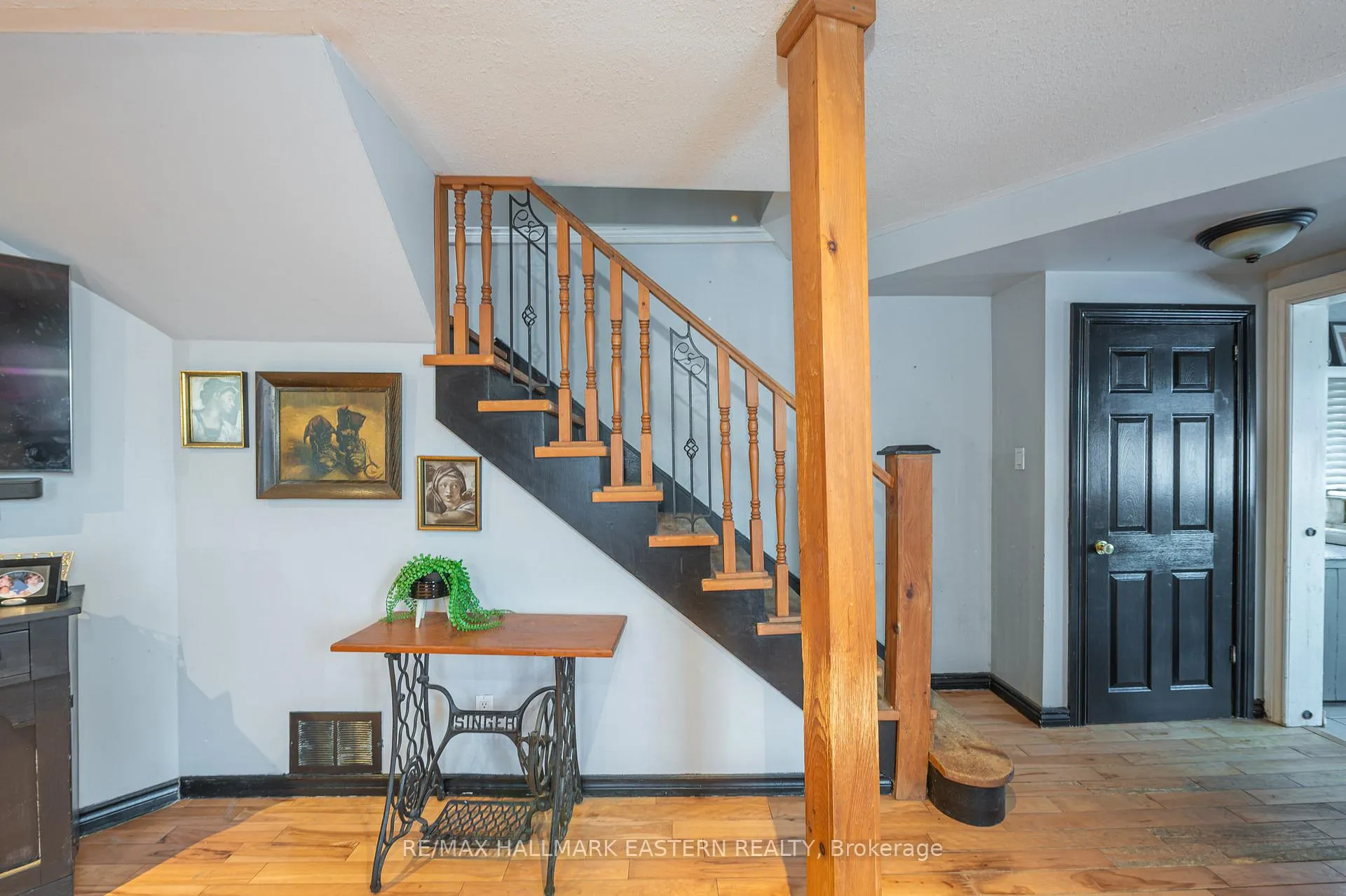Photo 8 of 1031 High Street, Peterborough, Otonabee Ward 1 — HOMEH