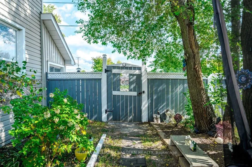 Photo 34 of 1031 High Street, Peterborough, Otonabee Ward 1 — HOMEH