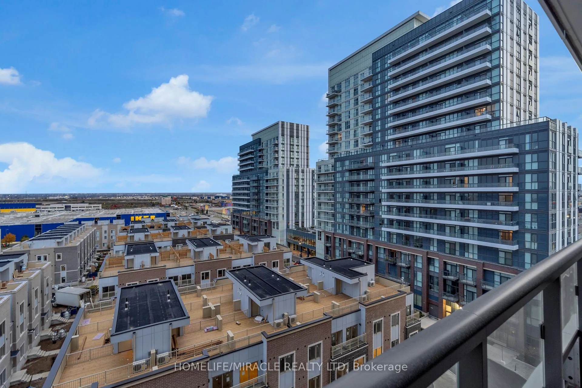Photo 18 of Unit 801, 60 Honeycrisp Crescent, Vaughan, Vaughan Corporate Centre — HOMEH