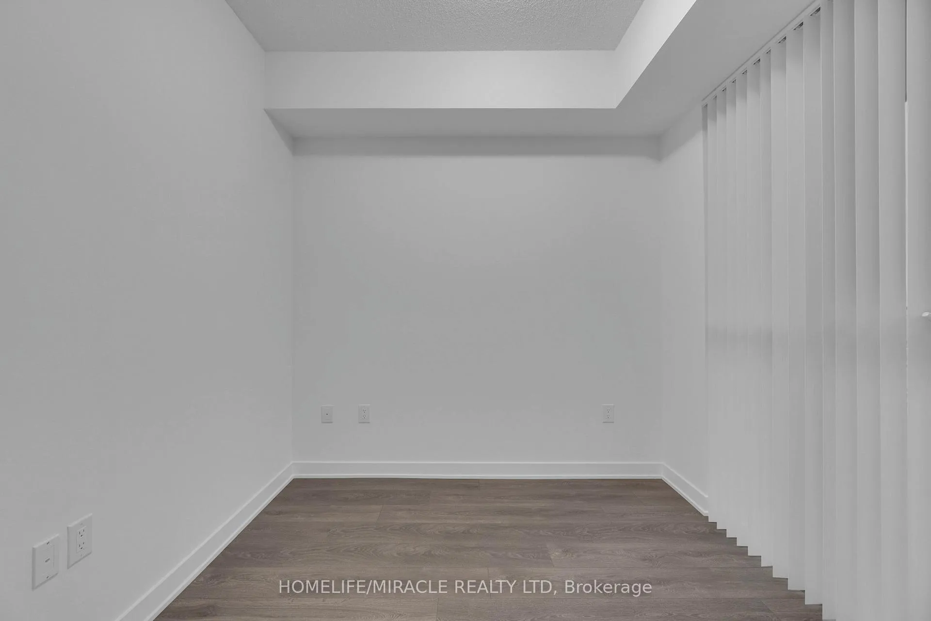 Photo 19 of Unit 801, 60 Honeycrisp Crescent, Vaughan, Vaughan Corporate Centre — HOMEH