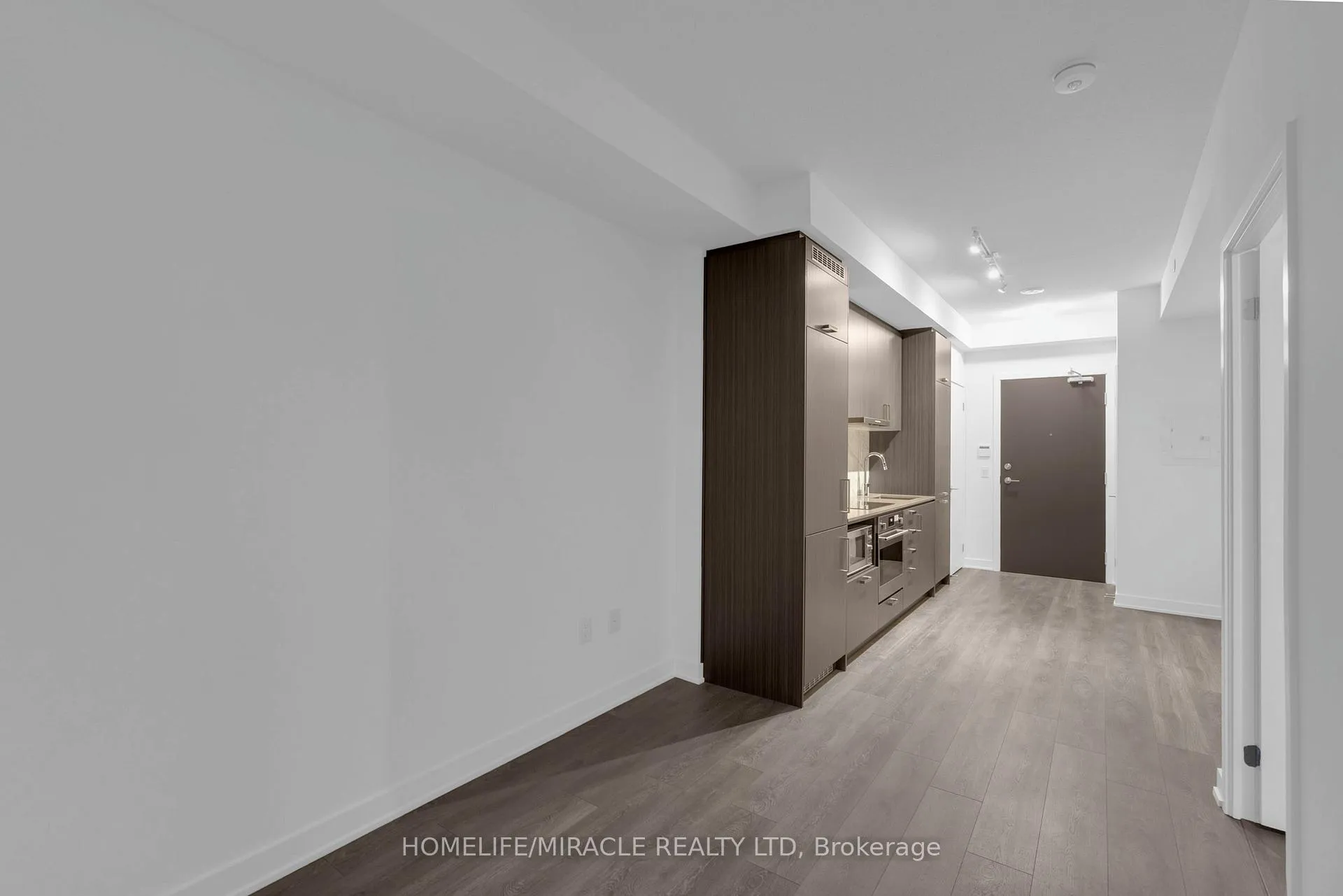 Photo 22 of Unit 801, 60 Honeycrisp Crescent, Vaughan, Vaughan Corporate Centre — HOMEH