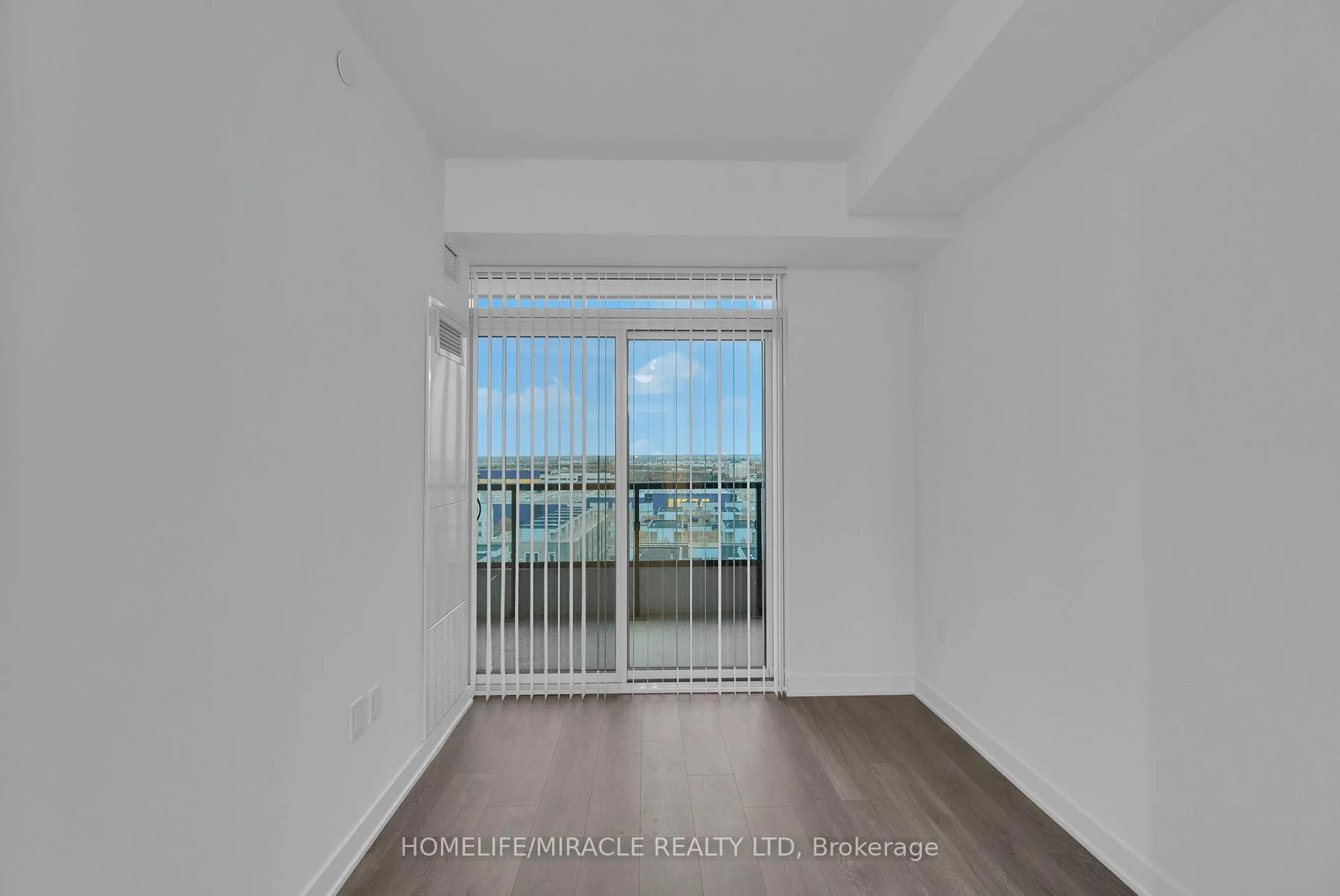 Photo 24 of Unit 801, 60 Honeycrisp Crescent, Vaughan, Vaughan Corporate Centre — HOMEH