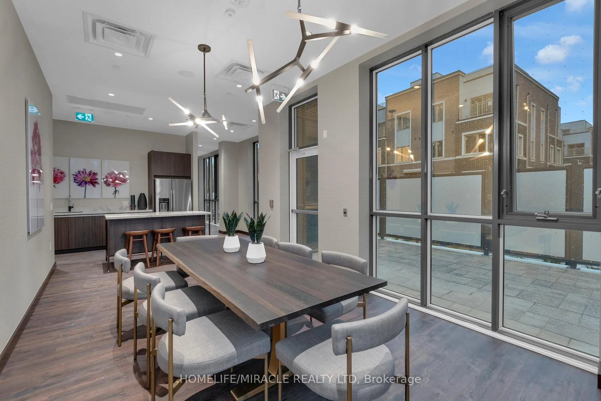 Photo 28 of Unit 801, 60 Honeycrisp Crescent, Vaughan, Vaughan Corporate Centre — HOMEH