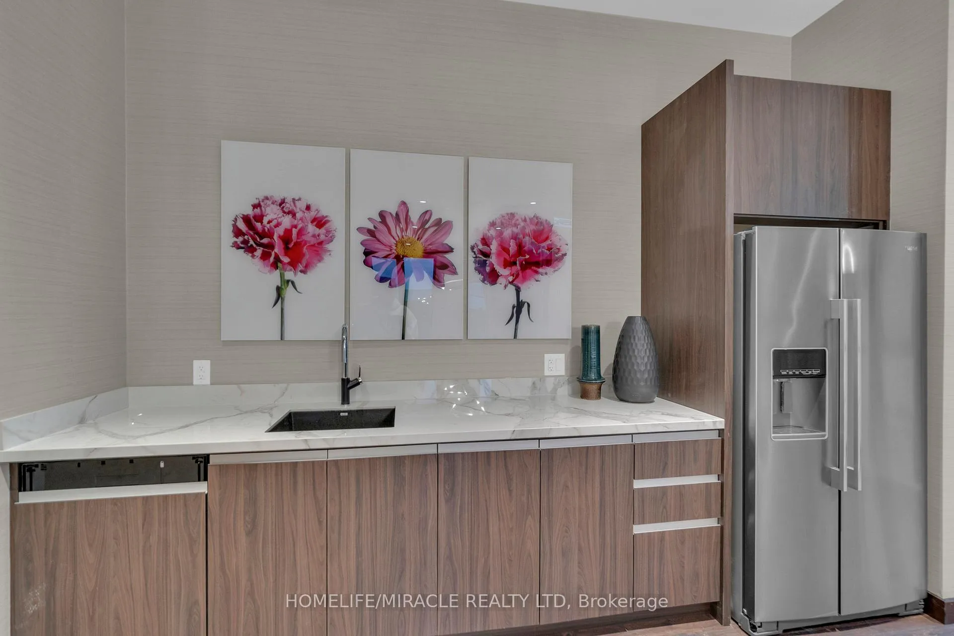 Photo 30 of Unit 801, 60 Honeycrisp Crescent, Vaughan, Vaughan Corporate Centre — HOMEH
