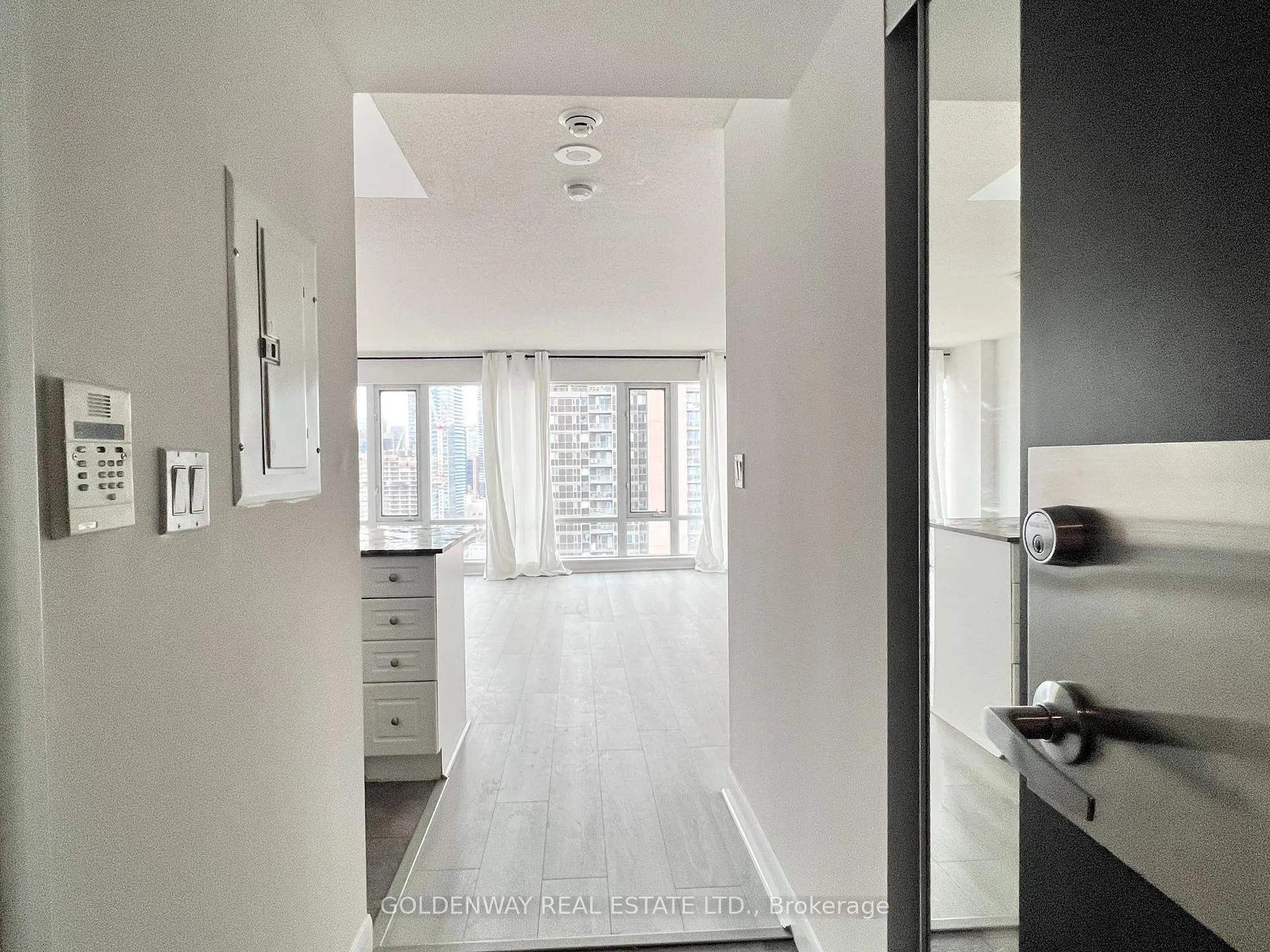 Photo 3 of Unit 3513, 210 Victoria Street, Toronto, Church-Yonge Corridor — HOMEH