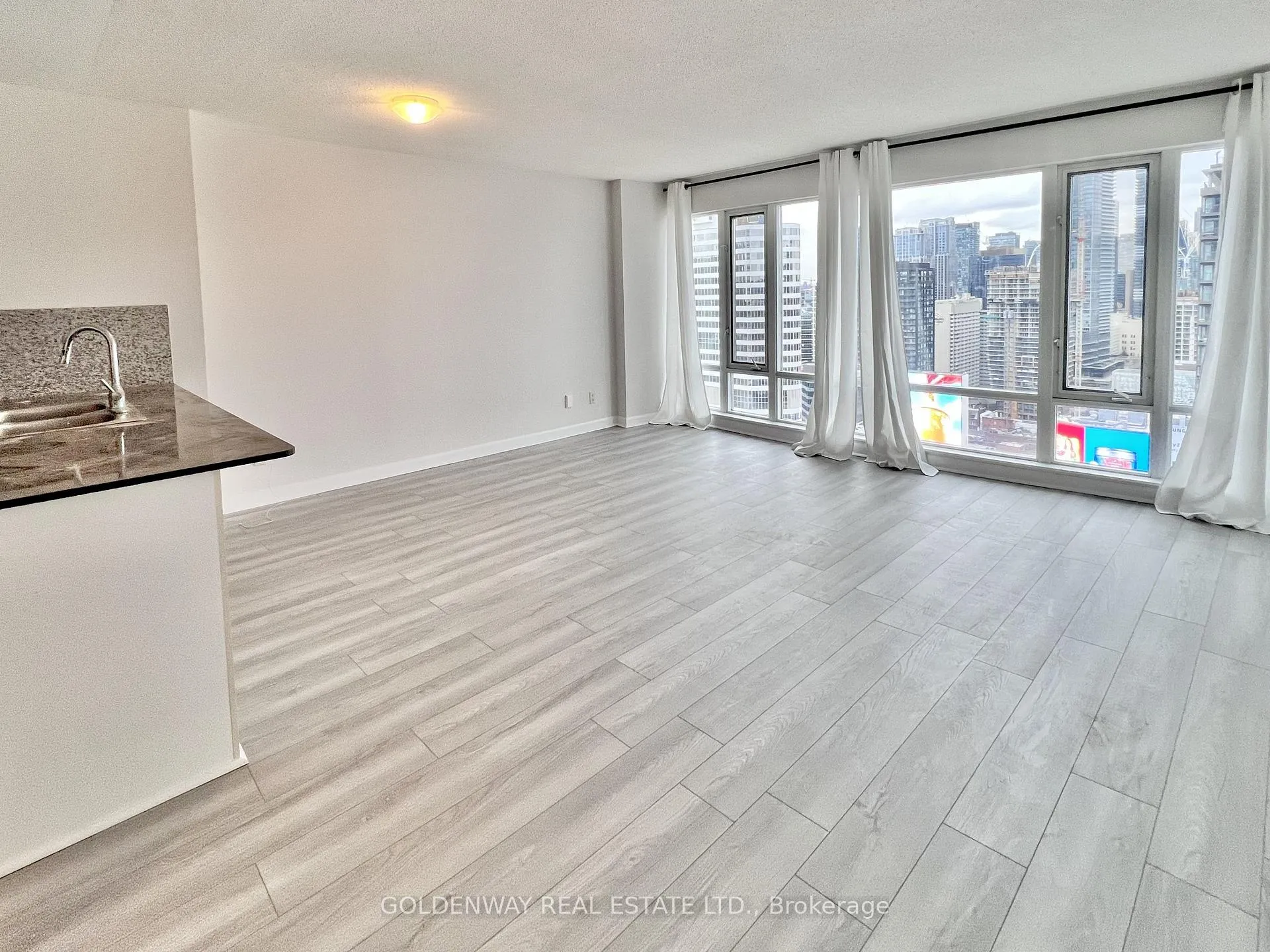Photo 9 of Unit 3513, 210 Victoria Street, Toronto, Church-Yonge Corridor — HOMEH