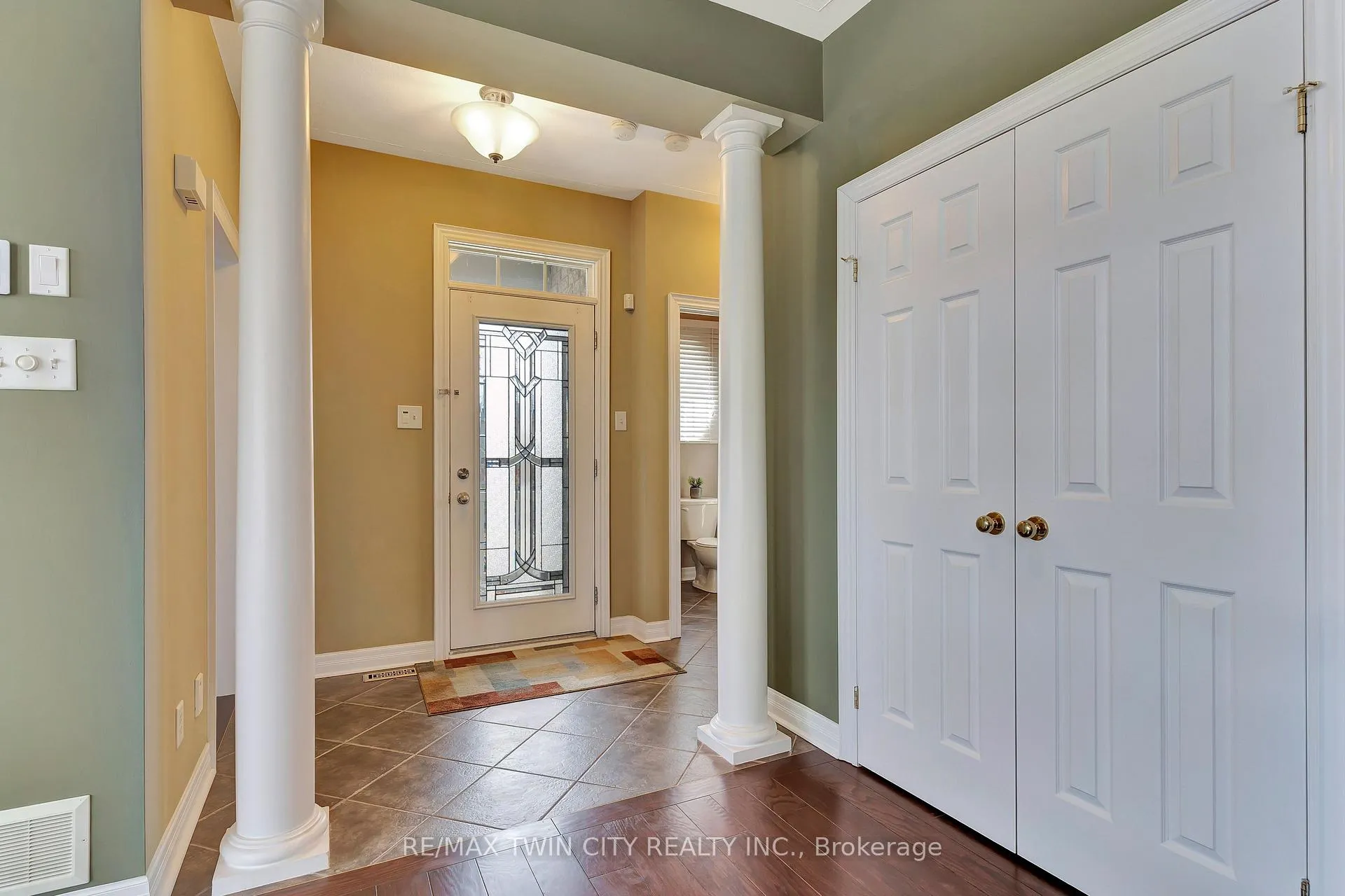 Photo 7 of 330 Pine Valley Drive, Kitchener — HOMEH
