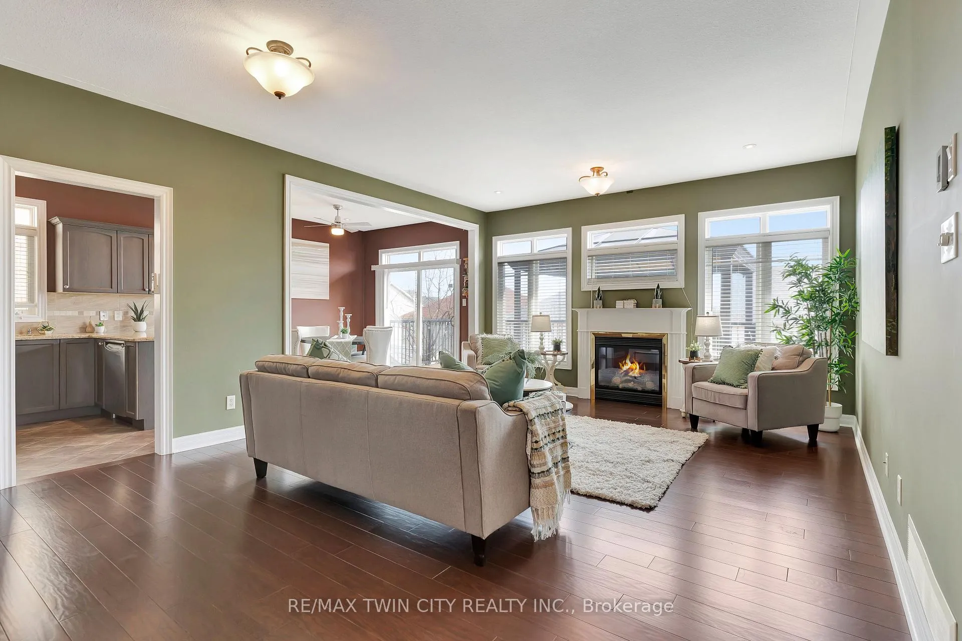 Photo 10 of 330 Pine Valley Drive, Kitchener — HOMEH