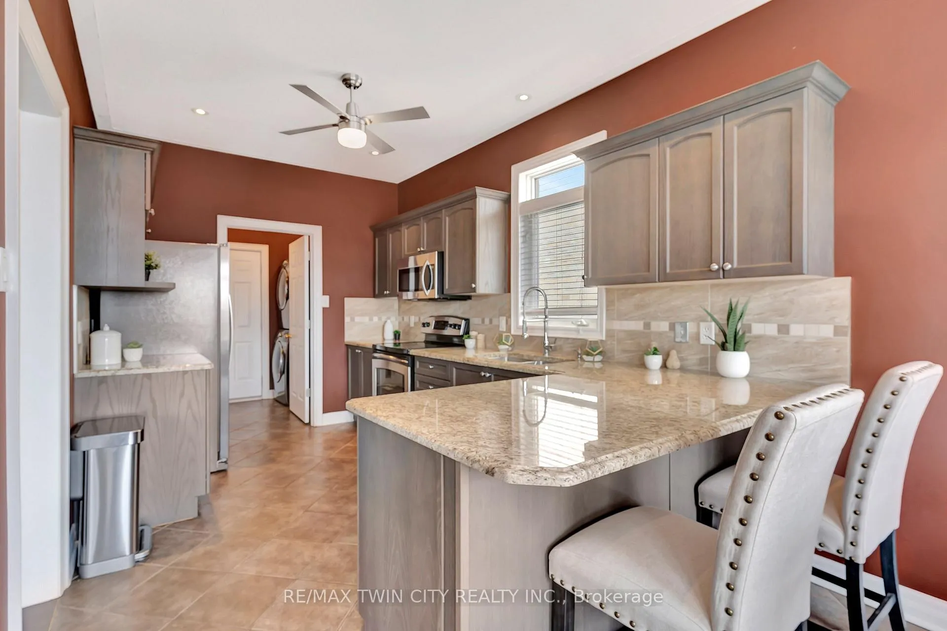 Photo 17 of 330 Pine Valley Drive, Kitchener — HOMEH