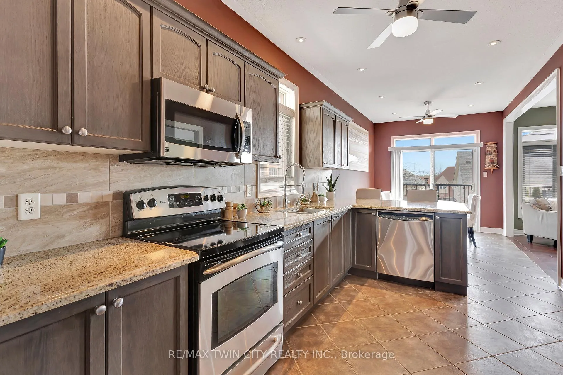 Photo 19 of 330 Pine Valley Drive, Kitchener — HOMEH