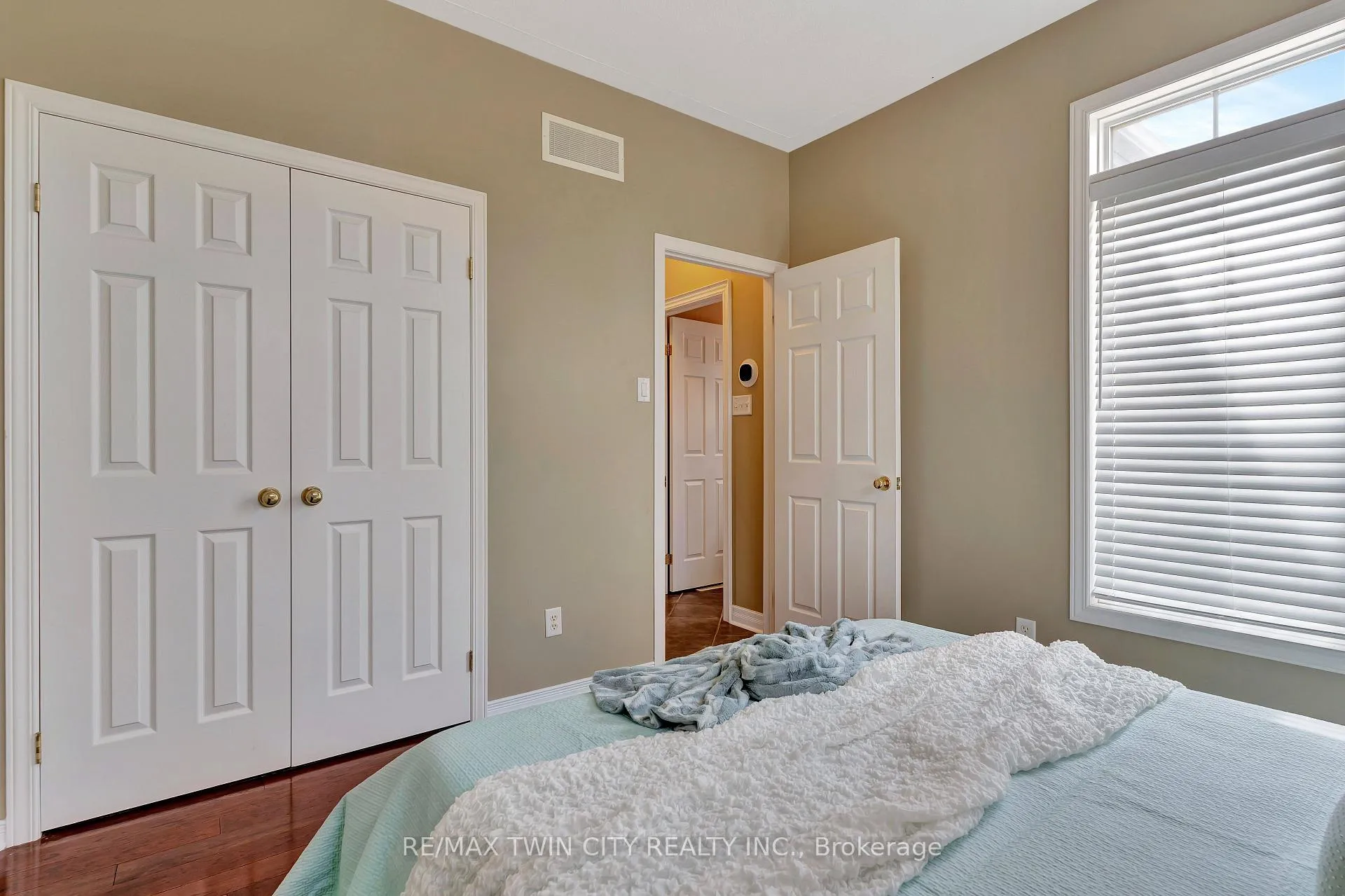 Photo 23 of 330 Pine Valley Drive, Kitchener — HOMEH