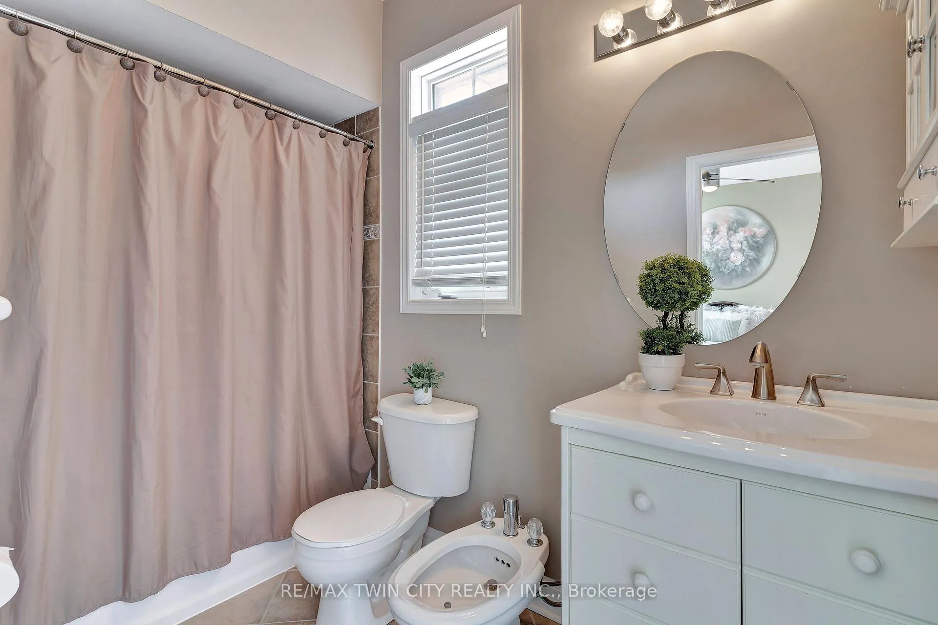 Photo 28 of 330 Pine Valley Drive, Kitchener — HOMEH