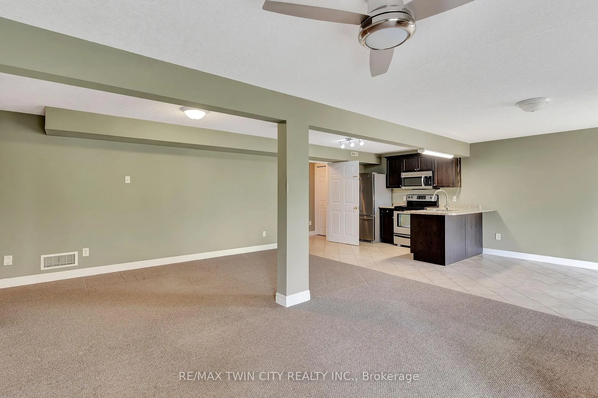 Photo 31 of 330 Pine Valley Drive, Kitchener — HOMEH