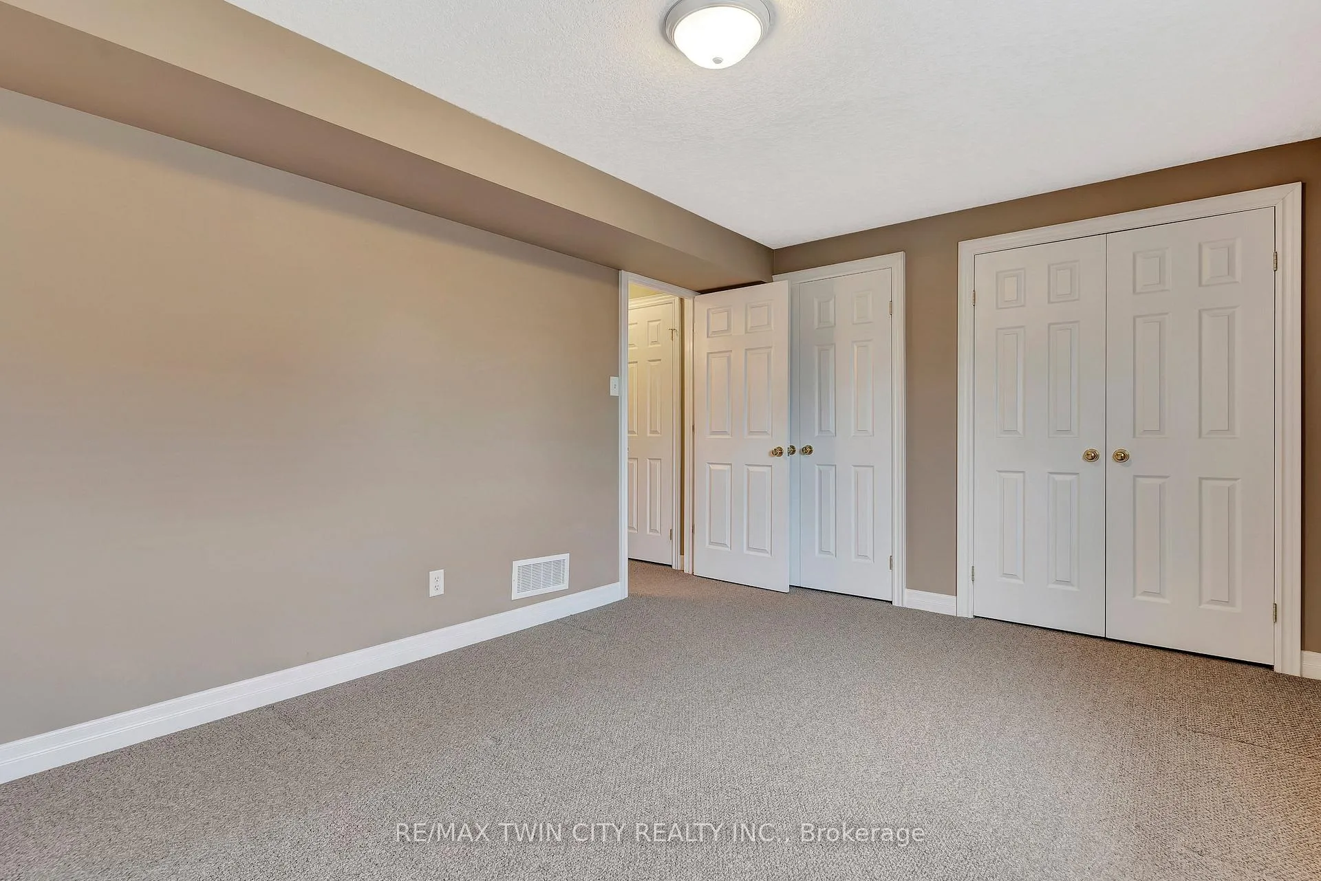 Photo 35 of 330 Pine Valley Drive, Kitchener — HOMEH